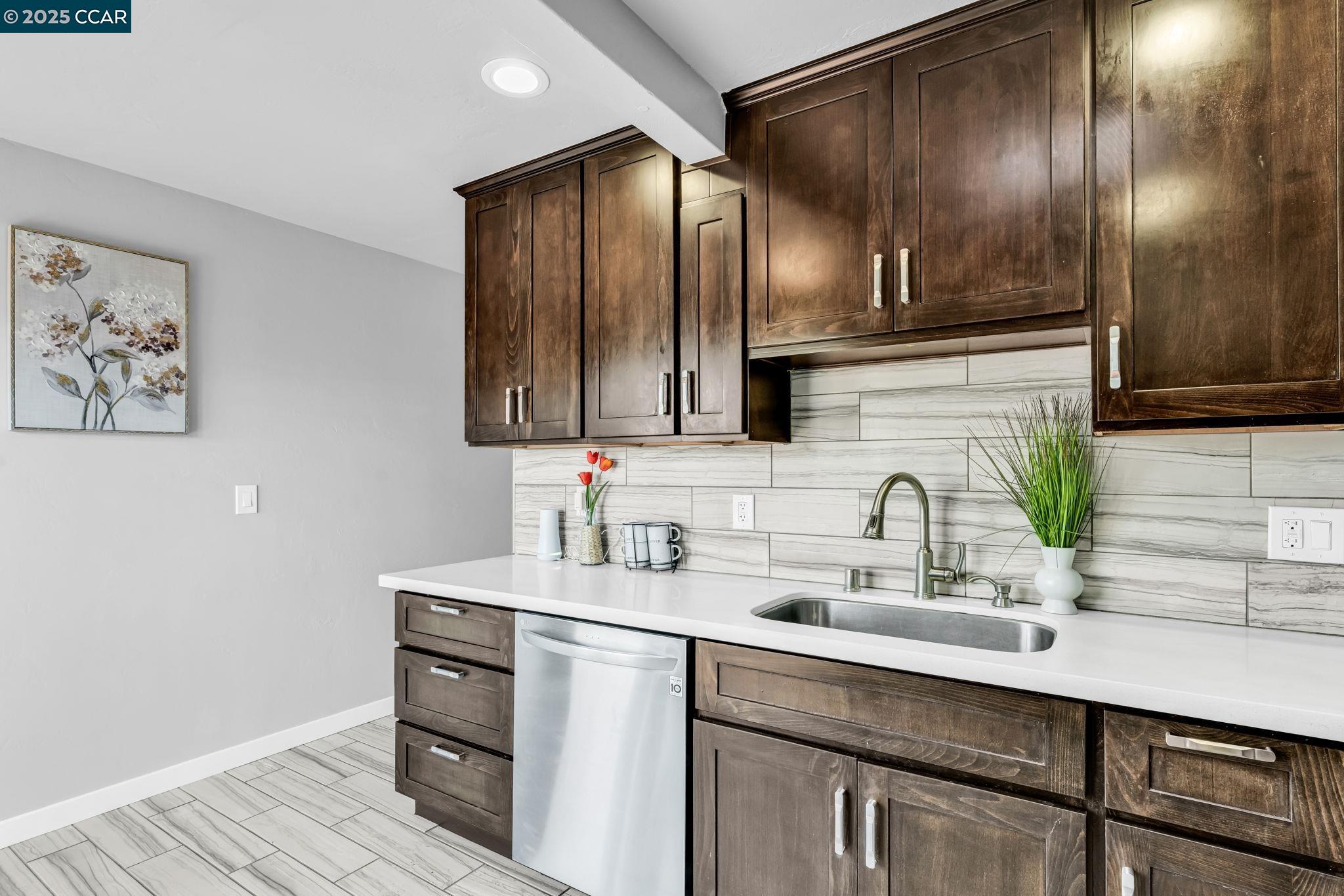 Detail Gallery Image 19 of 48 For 4405 Mcglothen Way, Richmond,  CA 94806 - 3 Beds | 1 Baths