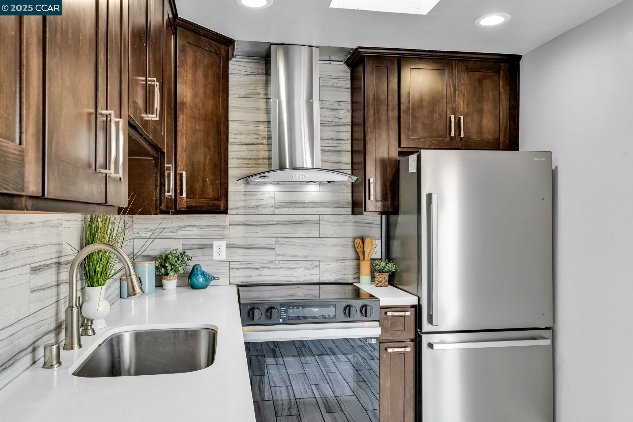 Detail Gallery Image 21 of 48 For 4405 Mcglothen Way, Richmond,  CA 94806 - 3 Beds | 1 Baths