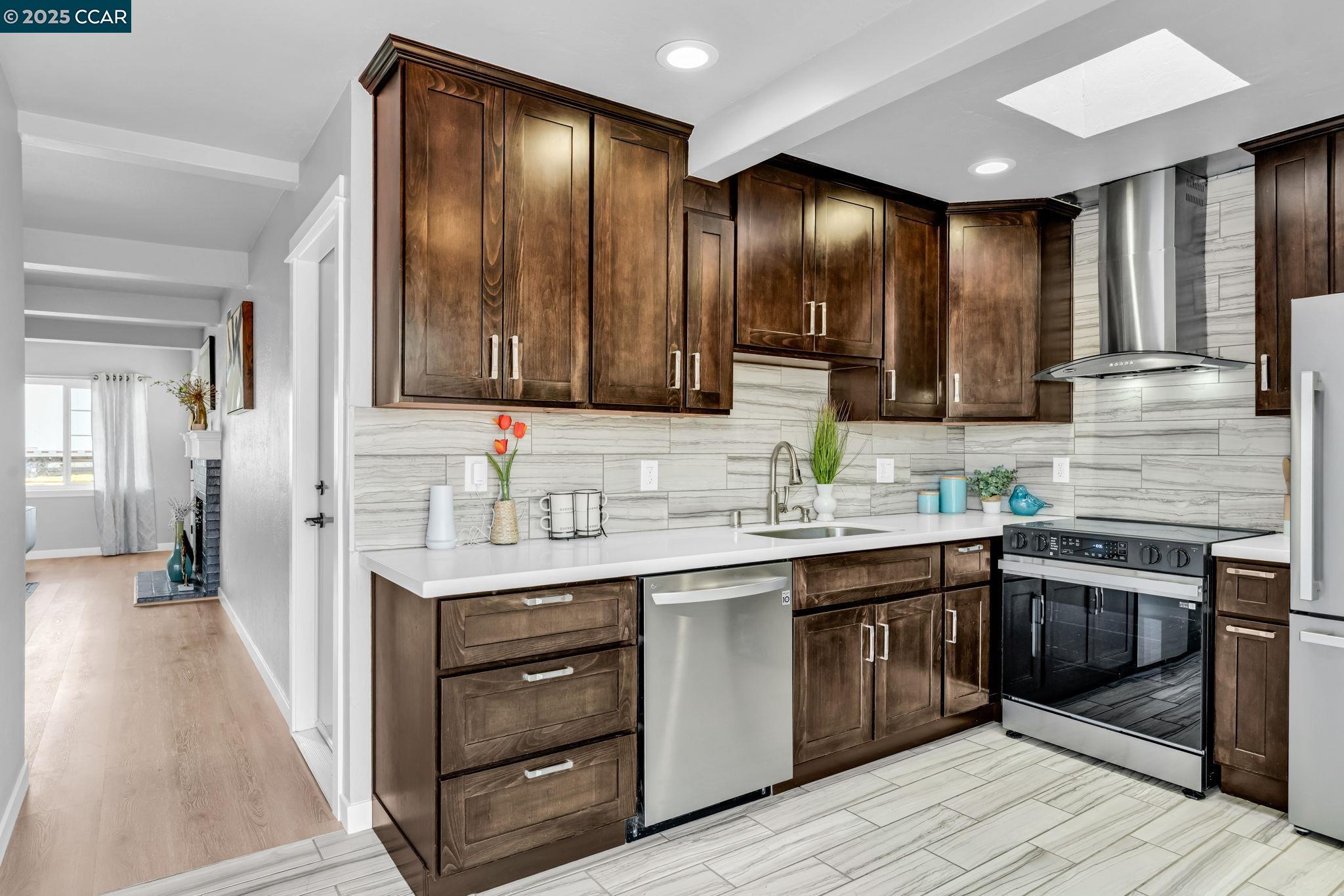 Detail Gallery Image 22 of 48 For 4405 Mcglothen Way, Richmond,  CA 94806 - 3 Beds | 1 Baths