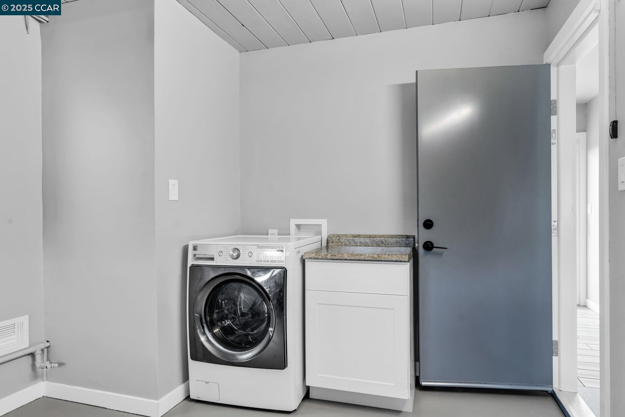 Detail Gallery Image 33 of 48 For 4405 Mcglothen Way, Richmond,  CA 94806 - 3 Beds | 1 Baths