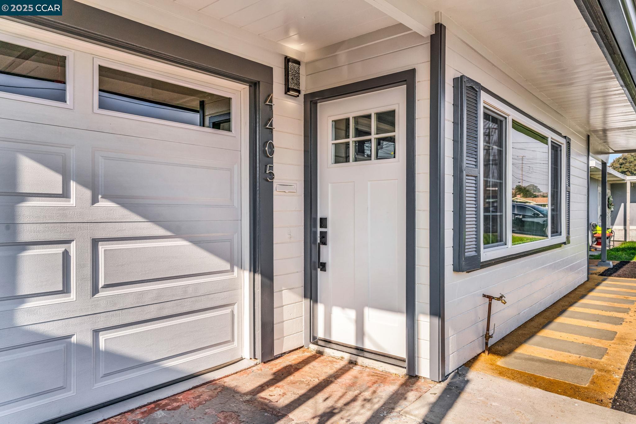 Detail Gallery Image 5 of 48 For 4405 Mcglothen Way, Richmond,  CA 94806 - 3 Beds | 1 Baths