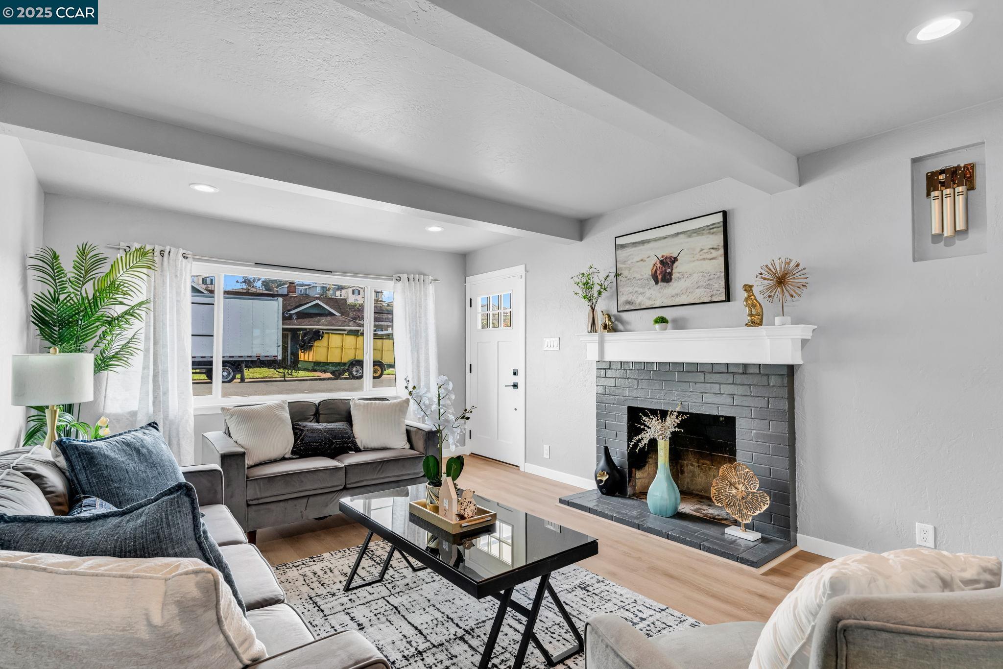 Detail Gallery Image 9 of 48 For 4405 Mcglothen Way, Richmond,  CA 94806 - 3 Beds | 1 Baths