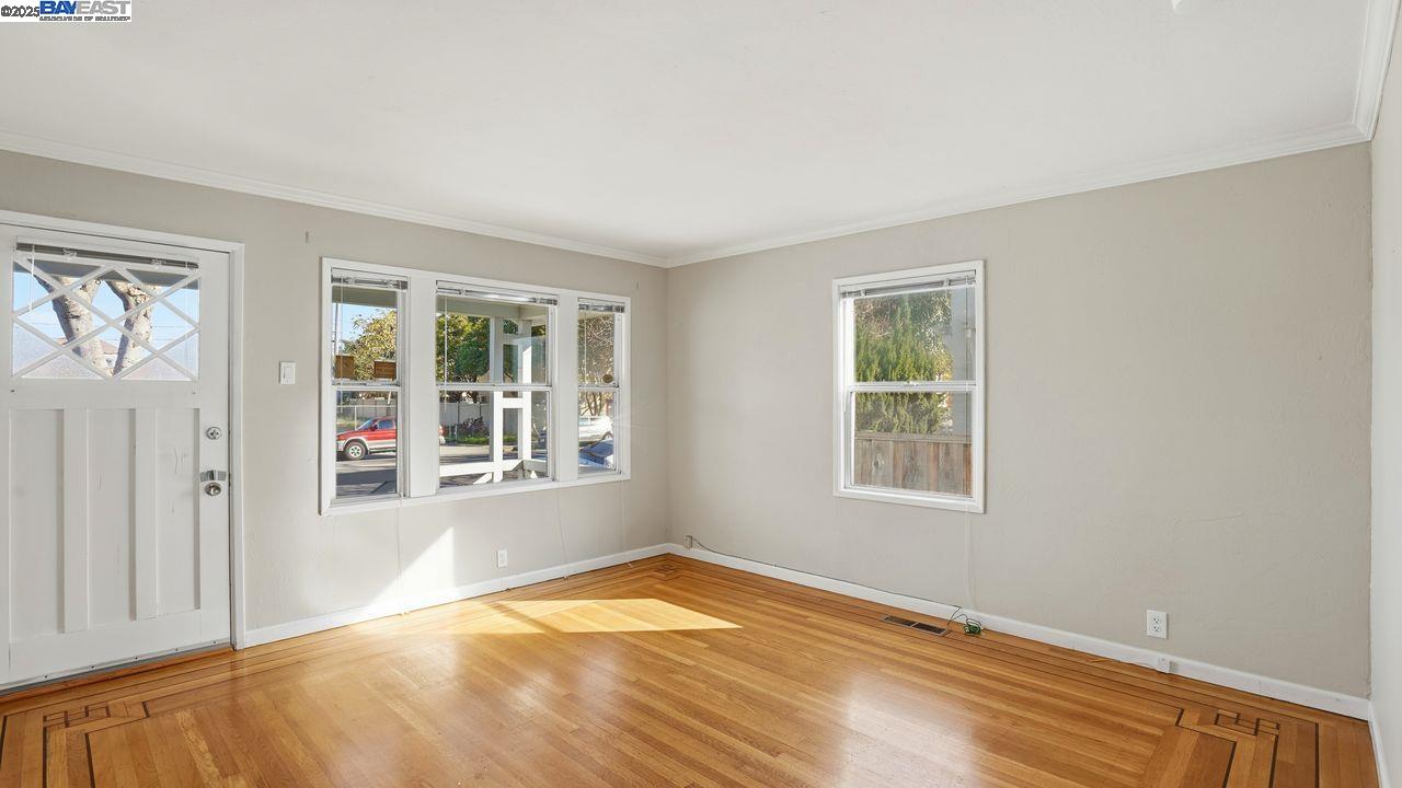 Detail Gallery Image 7 of 40 For 22825 Watkins St, Hayward,  CA 94541 - 3 Beds | 1 Baths