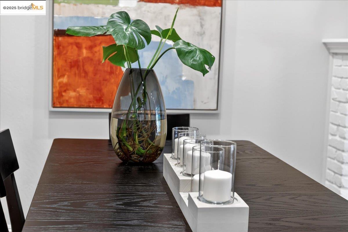 Detail Gallery Image 12 of 39 For 17957 Rockhurst Rd, Castro Valley,  CA 94546 - 3 Beds | 2 Baths