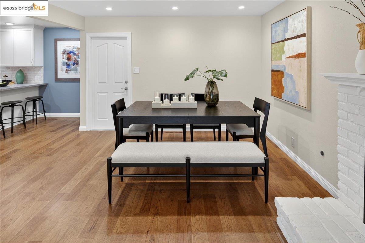 Detail Gallery Image 13 of 39 For 17957 Rockhurst Rd, Castro Valley,  CA 94546 - 3 Beds | 2 Baths