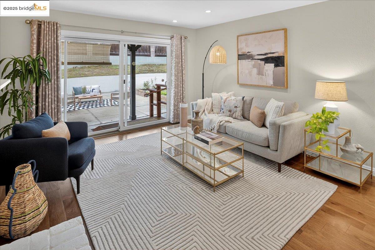 Detail Gallery Image 17 of 39 For 17957 Rockhurst Rd, Castro Valley,  CA 94546 - 3 Beds | 2 Baths