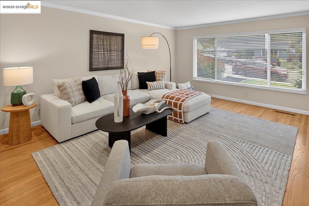 Detail Gallery Image 18 of 39 For 17957 Rockhurst Rd, Castro Valley,  CA 94546 - 3 Beds | 2 Baths