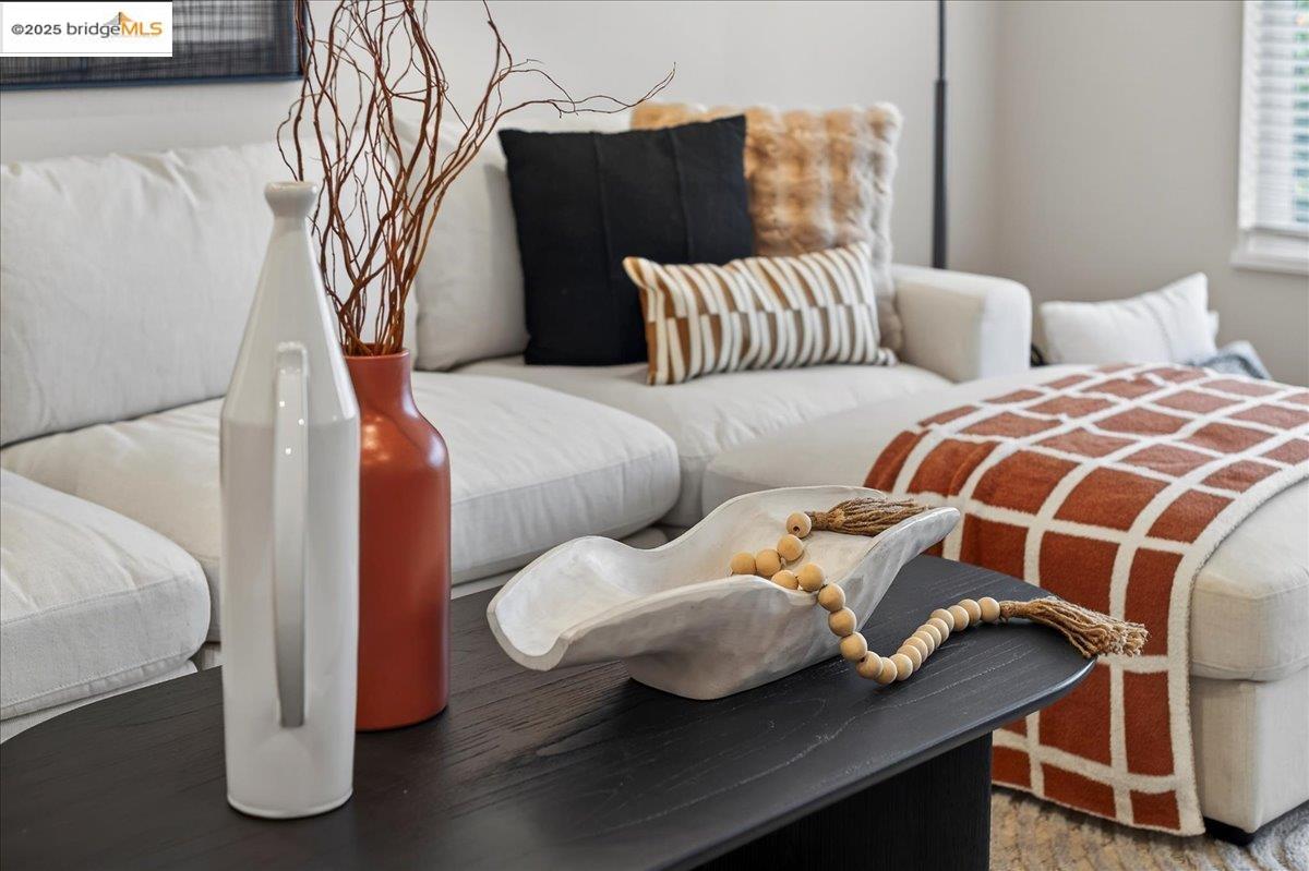 Detail Gallery Image 19 of 39 For 17957 Rockhurst Rd, Castro Valley,  CA 94546 - 3 Beds | 2 Baths