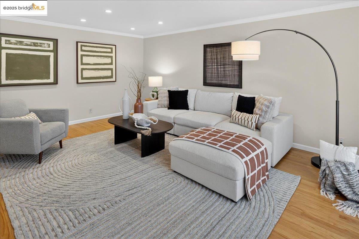 Detail Gallery Image 20 of 39 For 17957 Rockhurst Rd, Castro Valley,  CA 94546 - 3 Beds | 2 Baths