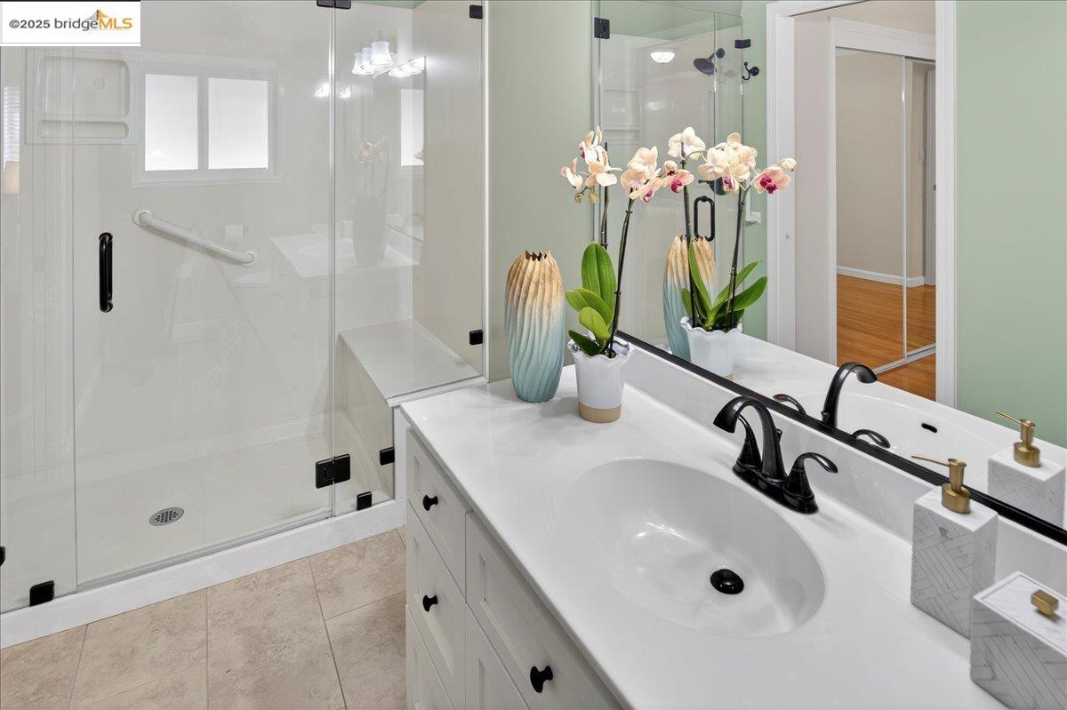 Detail Gallery Image 24 of 39 For 17957 Rockhurst Rd, Castro Valley,  CA 94546 - 3 Beds | 2 Baths