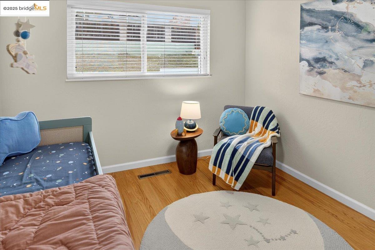 Detail Gallery Image 29 of 39 For 17957 Rockhurst Rd, Castro Valley,  CA 94546 - 3 Beds | 2 Baths