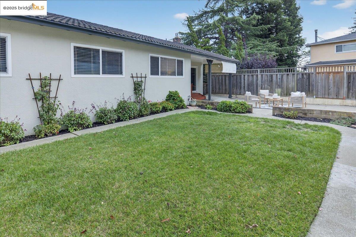 Detail Gallery Image 37 of 39 For 17957 Rockhurst Rd, Castro Valley,  CA 94546 - 3 Beds | 2 Baths