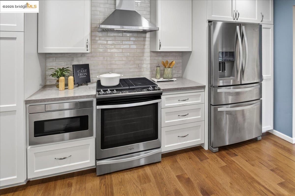 Detail Gallery Image 6 of 39 For 17957 Rockhurst Rd, Castro Valley,  CA 94546 - 3 Beds | 2 Baths