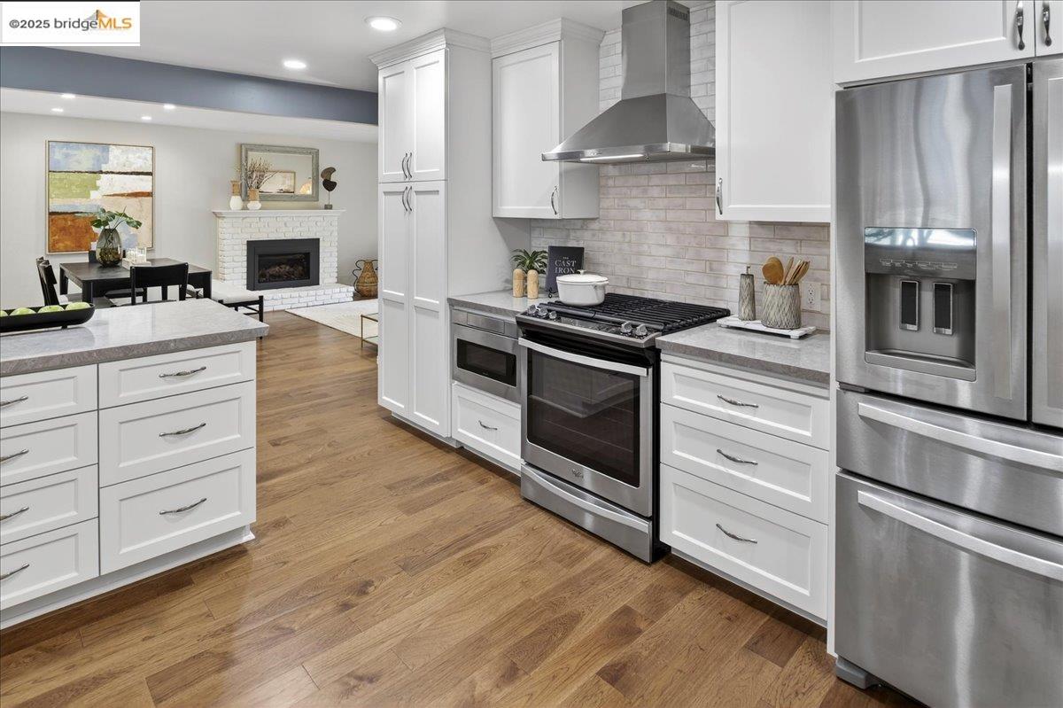 Detail Gallery Image 9 of 39 For 17957 Rockhurst Rd, Castro Valley,  CA 94546 - 3 Beds | 2 Baths