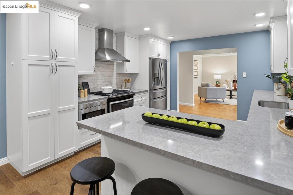 Detail Gallery Image 10 of 39 For 17957 Rockhurst Rd, Castro Valley,  CA 94546 - 3 Beds | 2 Baths