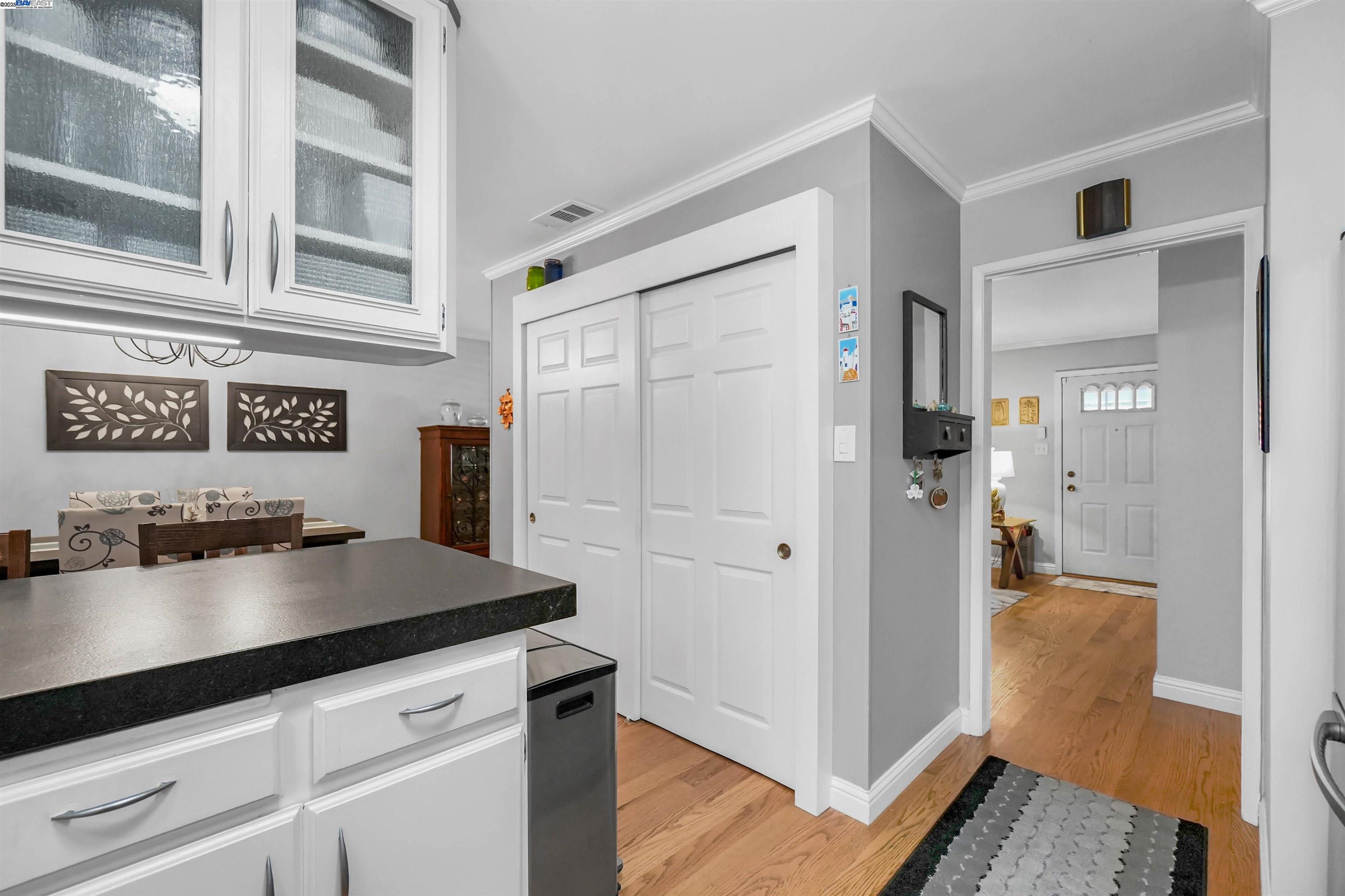 Detail Gallery Image 12 of 30 For 2472 Bradford Ave, Hayward,  CA 94545 - 3 Beds | 2 Baths