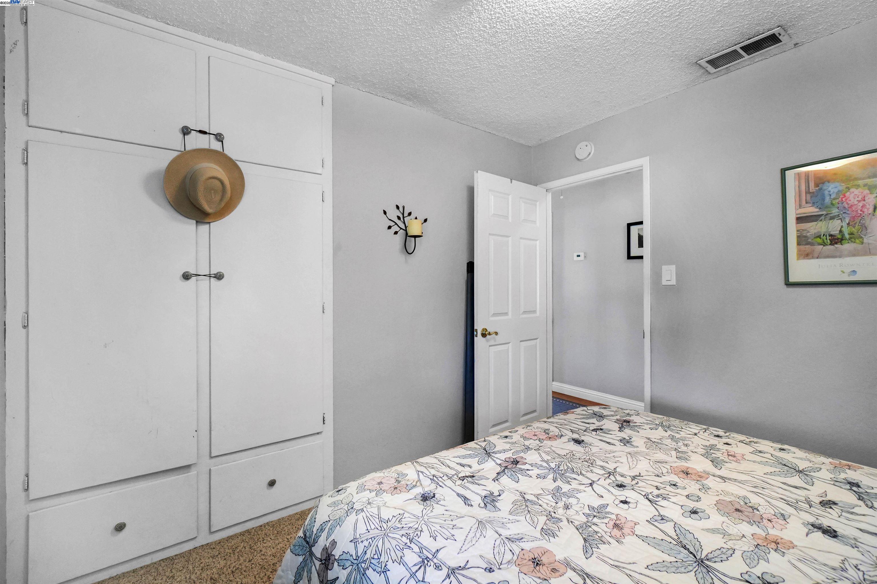Detail Gallery Image 21 of 30 For 2472 Bradford Ave, Hayward,  CA 94545 - 3 Beds | 2 Baths