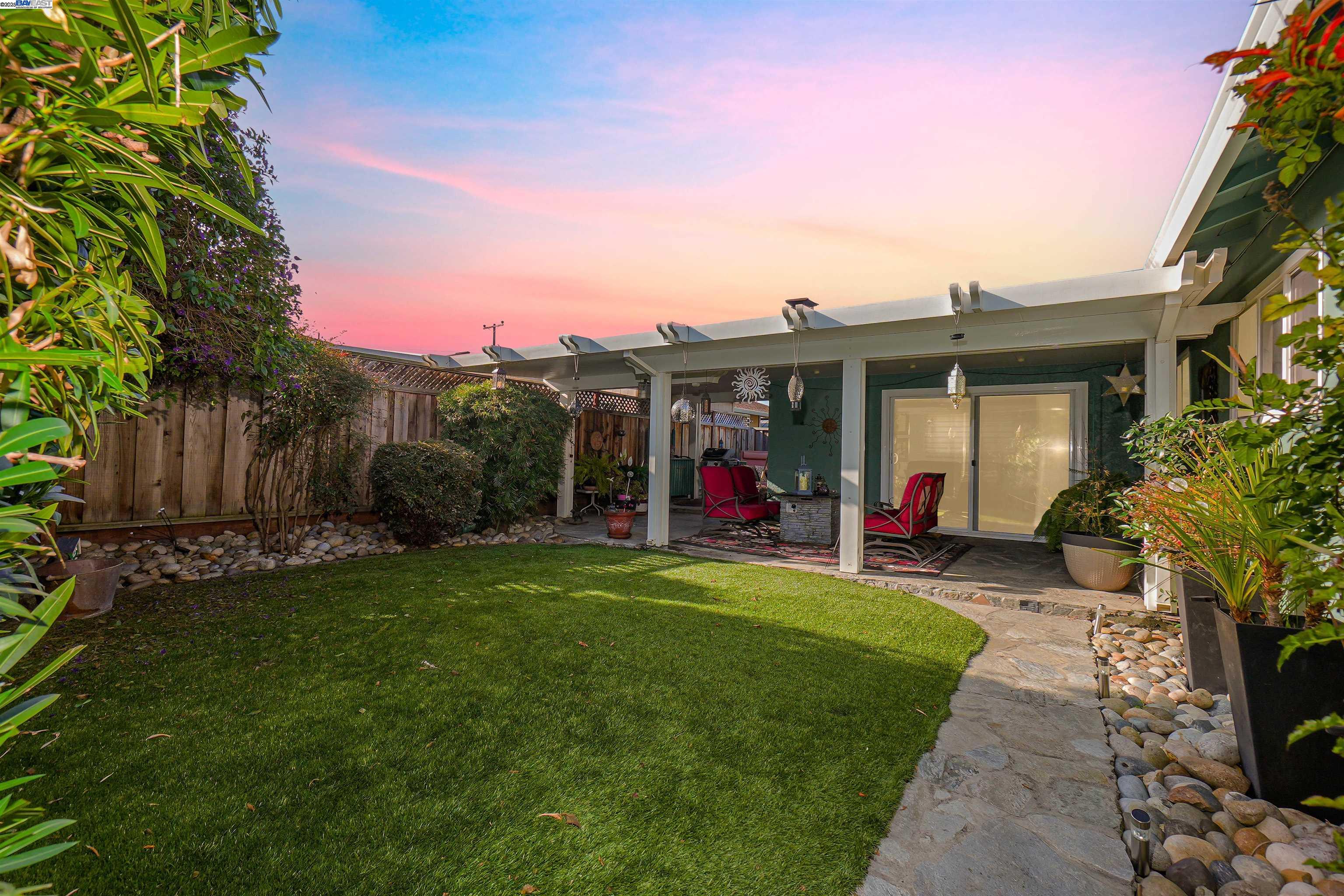 Detail Gallery Image 29 of 30 For 2472 Bradford Ave, Hayward,  CA 94545 - 3 Beds | 2 Baths