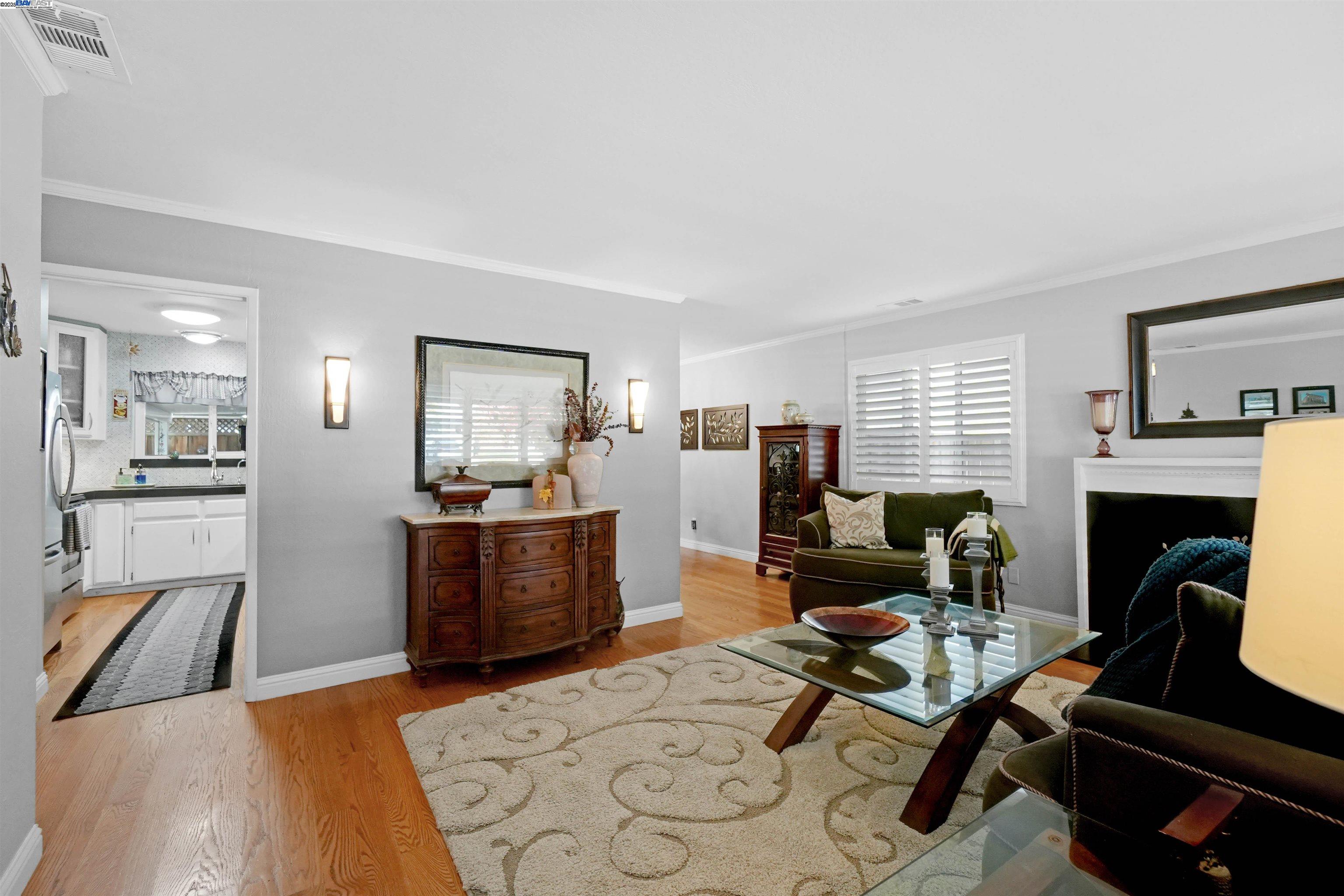 Detail Gallery Image 5 of 30 For 2472 Bradford Ave, Hayward,  CA 94545 - 3 Beds | 2 Baths