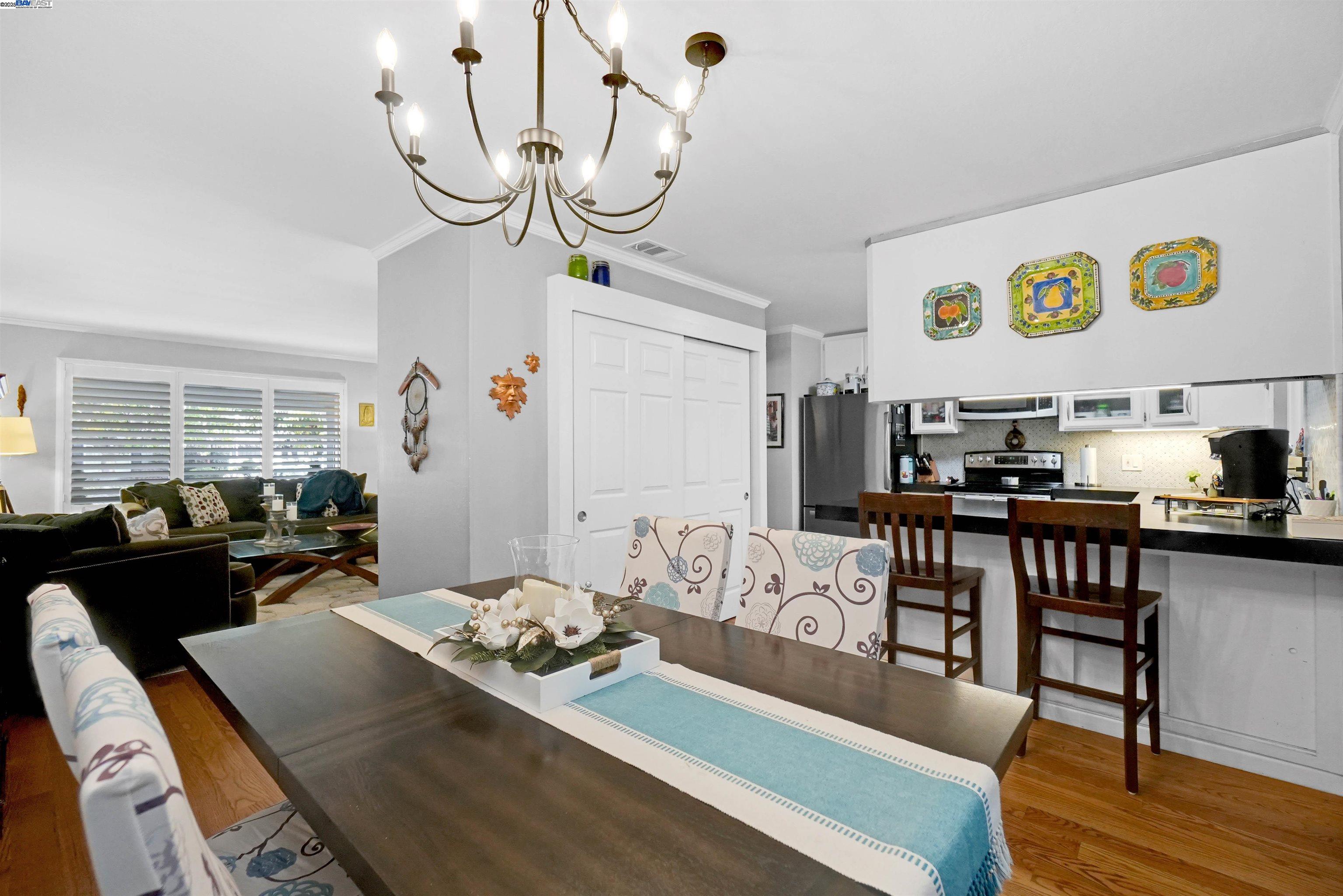 Detail Gallery Image 6 of 30 For 2472 Bradford Ave, Hayward,  CA 94545 - 3 Beds | 2 Baths