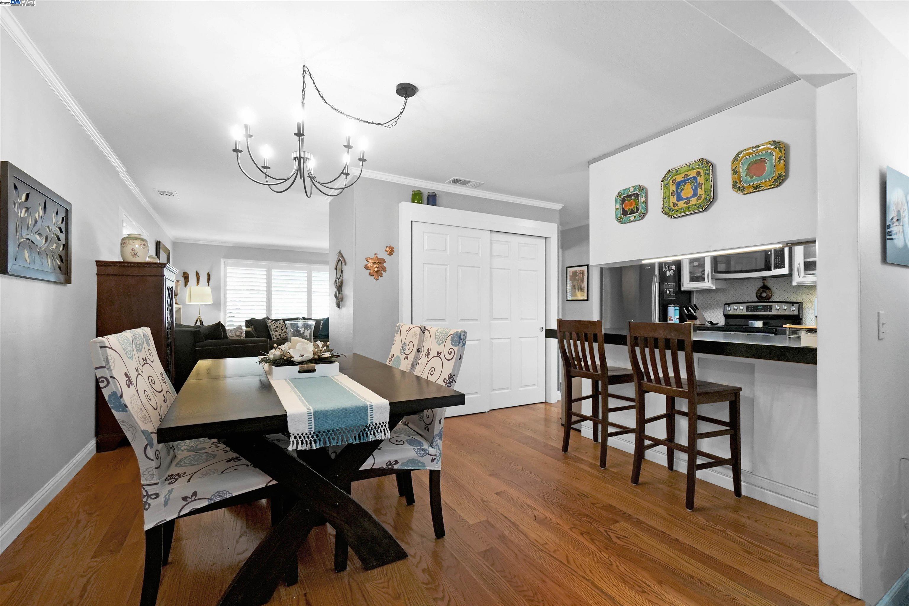 Detail Gallery Image 7 of 30 For 2472 Bradford Ave, Hayward,  CA 94545 - 3 Beds | 2 Baths