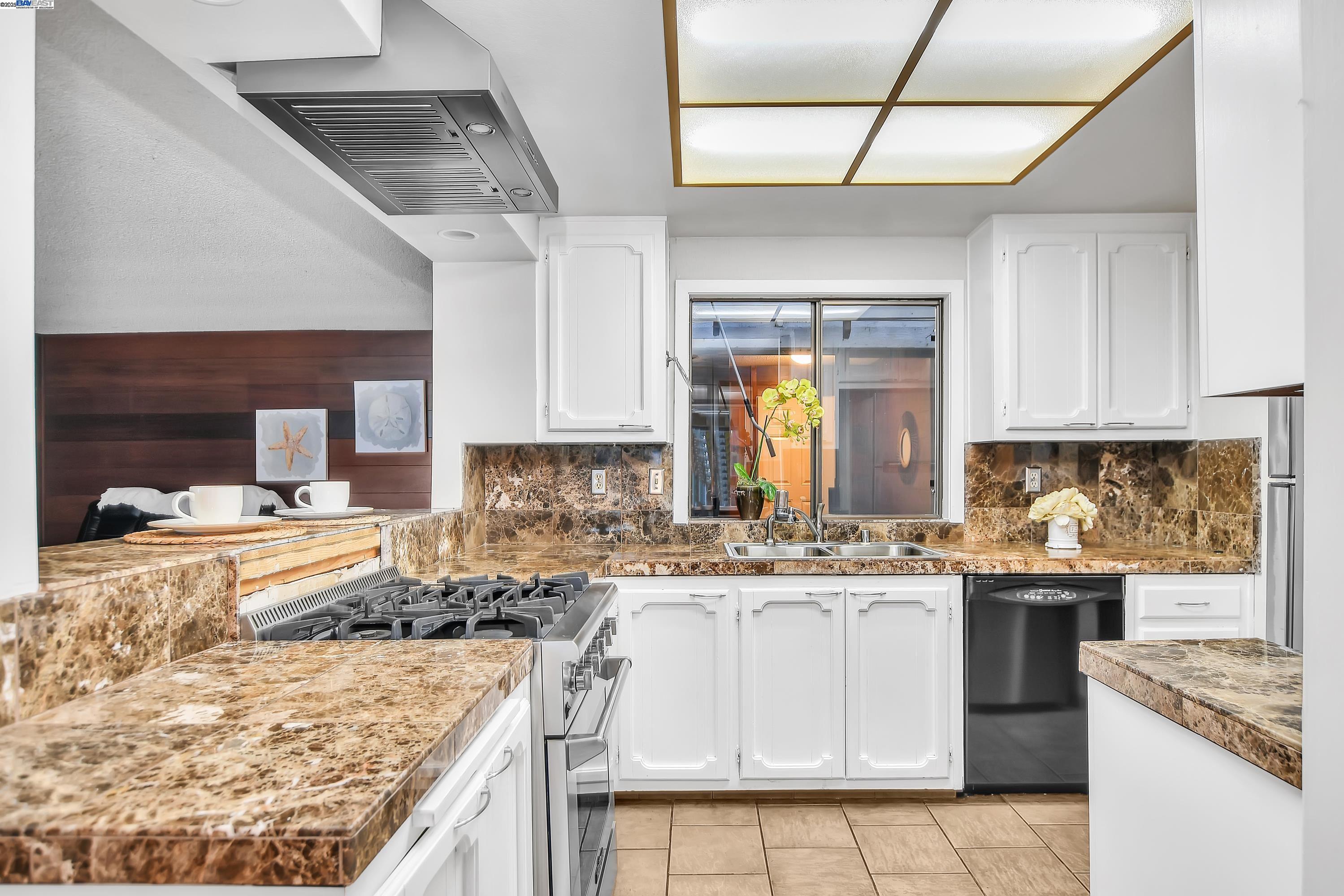 Detail Gallery Image 12 of 33 For 1402 Willow Lake, Discovery Bay,  CA 94505 - 3 Beds | 2 Baths