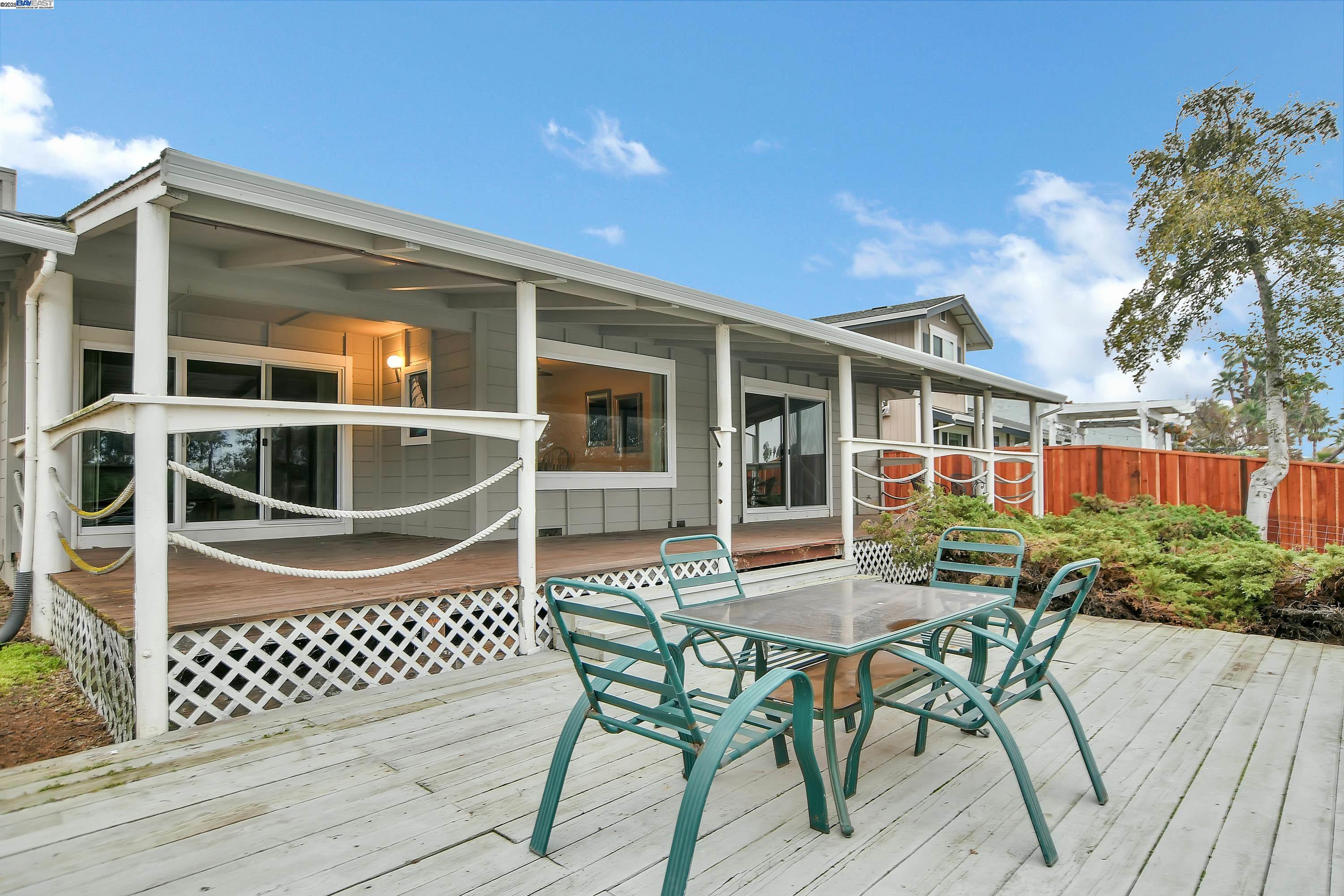 Detail Gallery Image 28 of 33 For 1402 Willow Lake, Discovery Bay,  CA 94505 - 3 Beds | 2 Baths