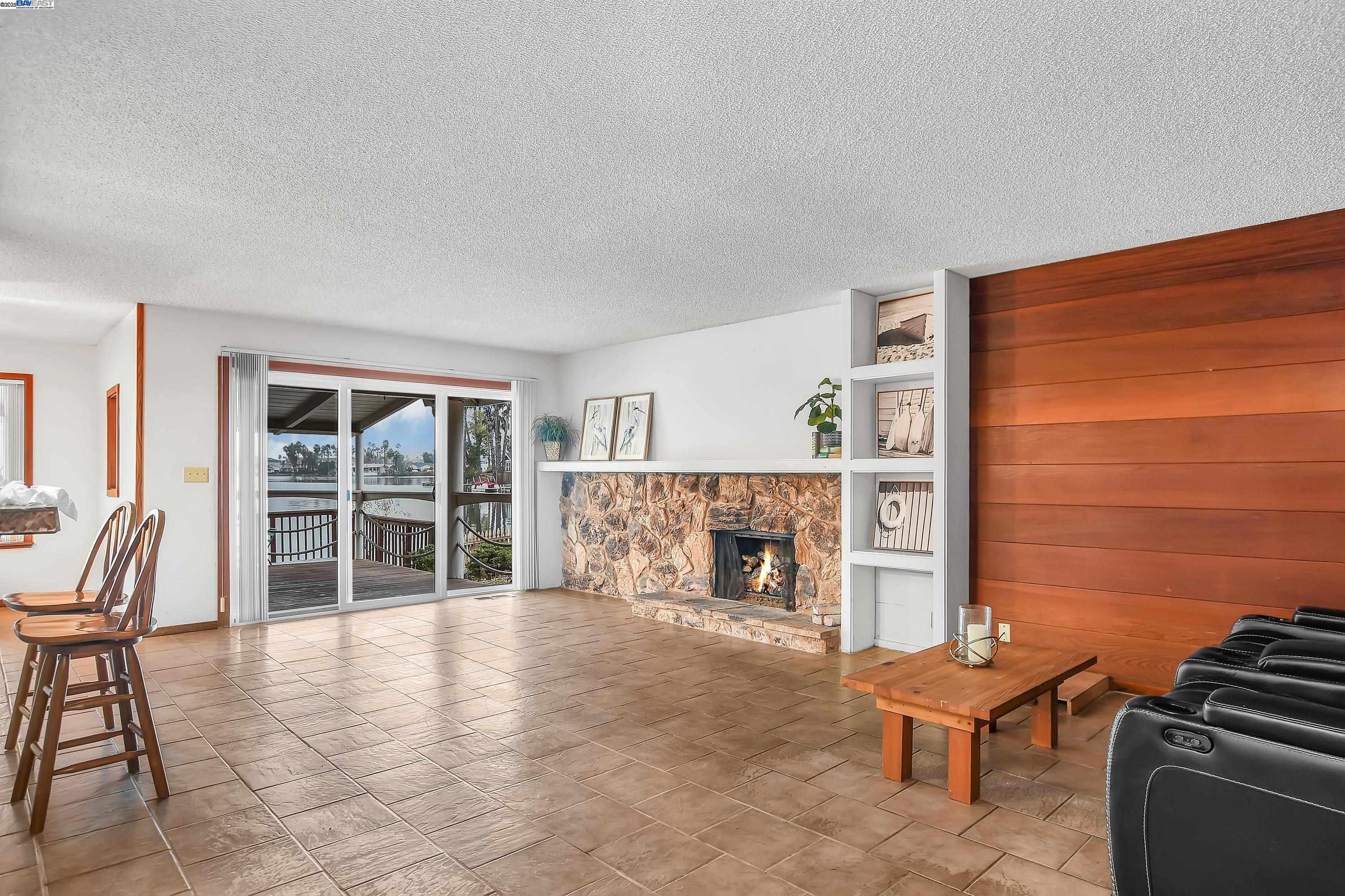 Detail Gallery Image 7 of 33 For 1402 Willow Lake, Discovery Bay,  CA 94505 - 3 Beds | 2 Baths