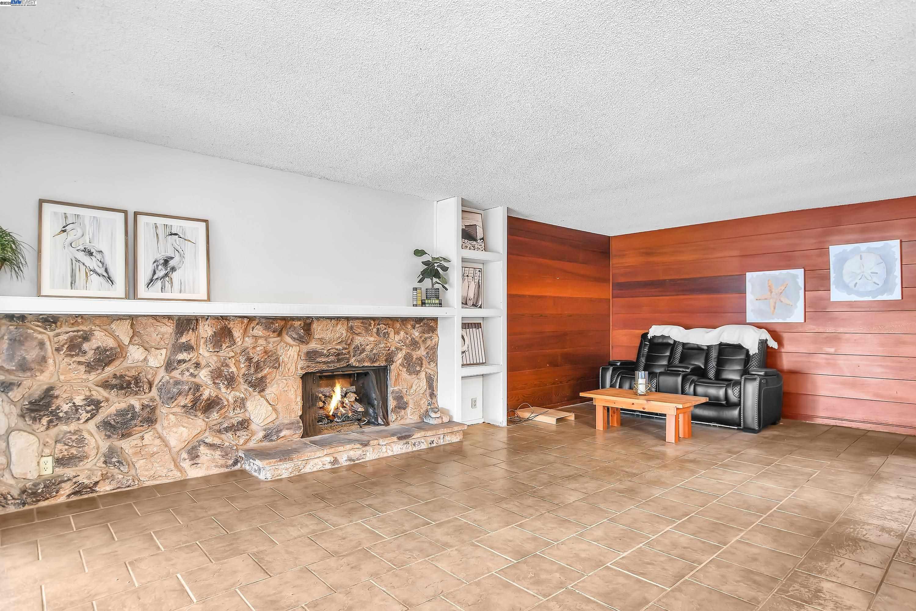 Detail Gallery Image 8 of 33 For 1402 Willow Lake, Discovery Bay,  CA 94505 - 3 Beds | 2 Baths