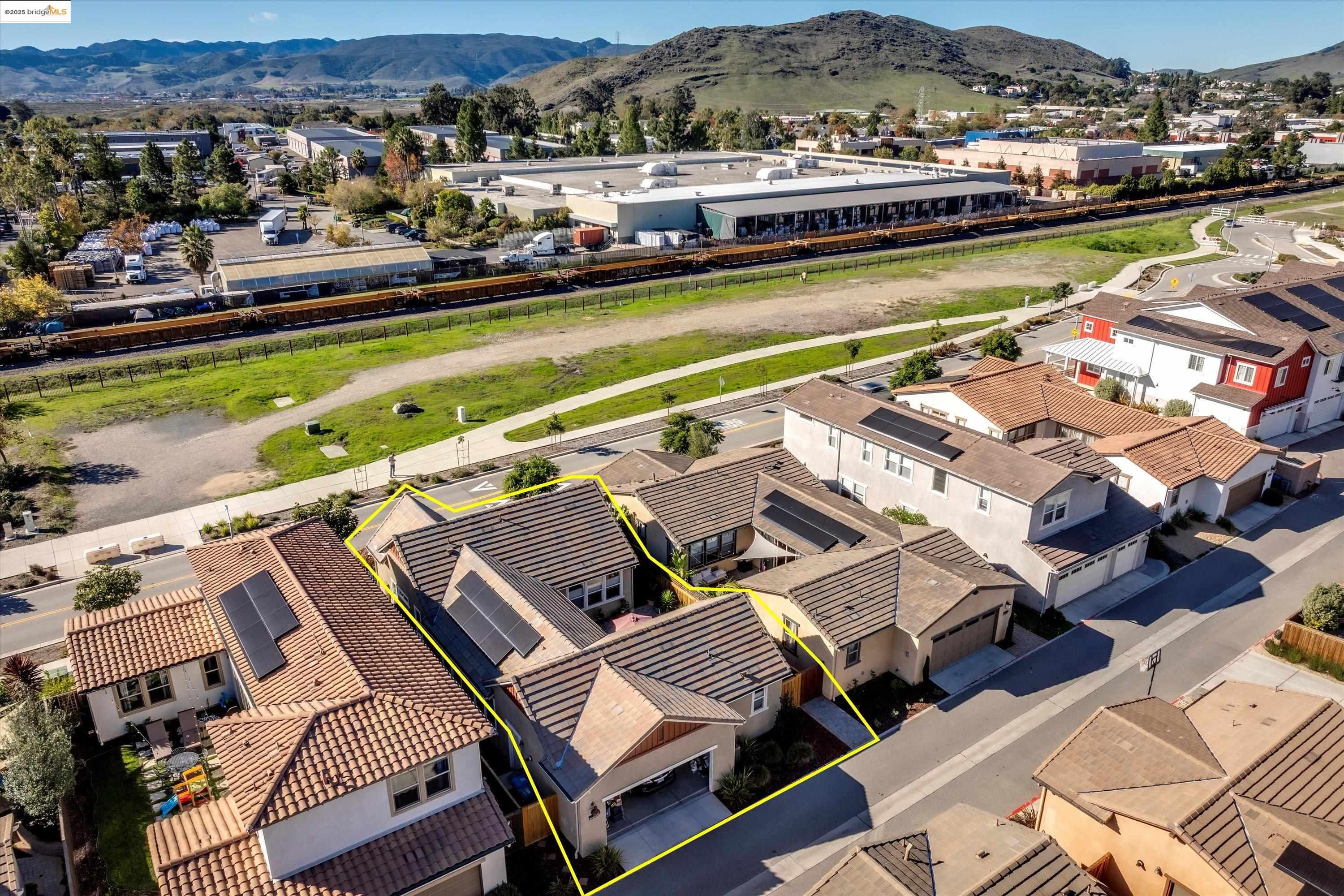 Detail Gallery Image 4 of 29 For 3940 Righetti Ranch Rd, San Luis Obispo,  CA 93401 - 3 Beds | 3 Baths