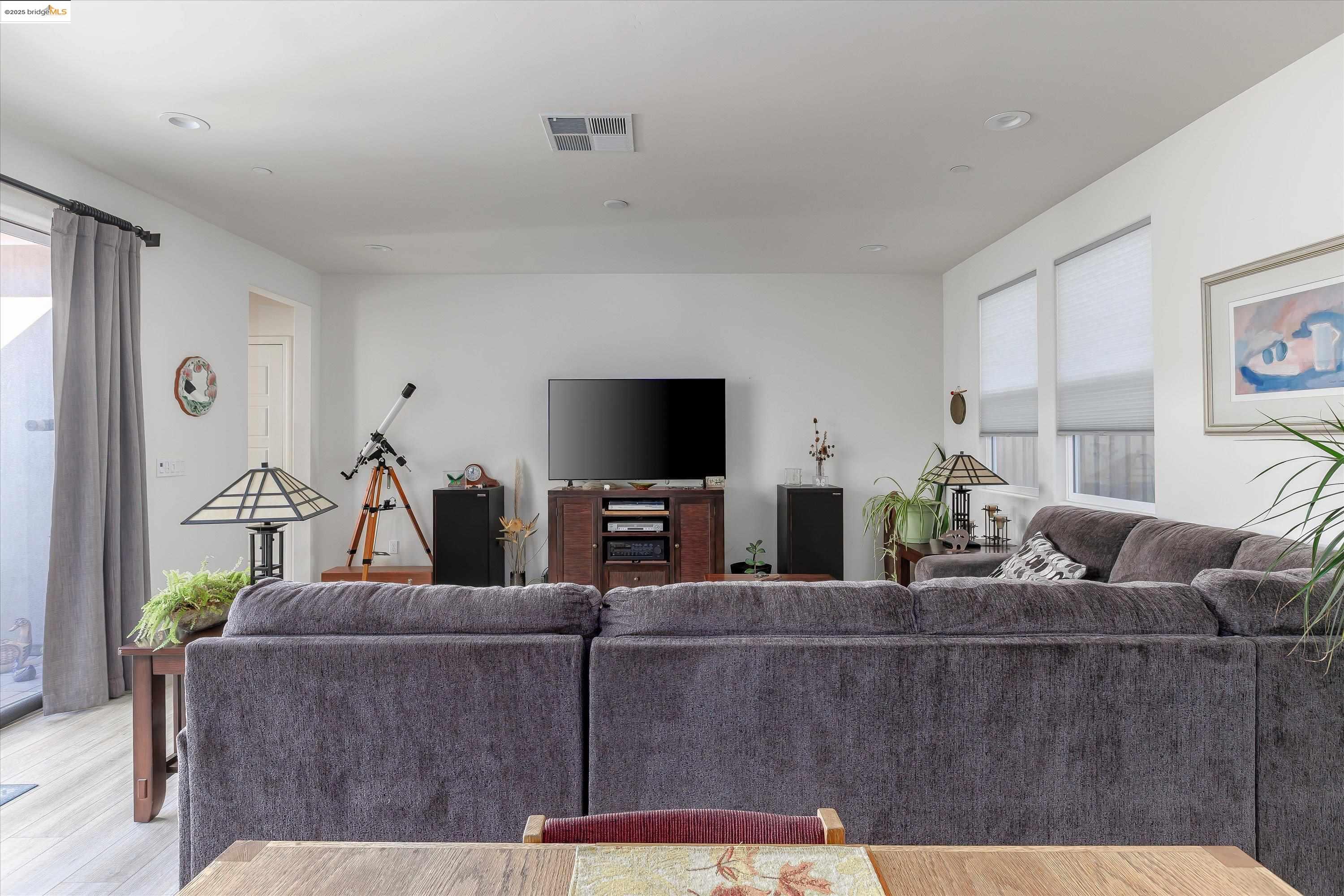 Detail Gallery Image 7 of 29 For 3940 Righetti Ranch Rd, San Luis Obispo,  CA 93401 - 3 Beds | 3 Baths