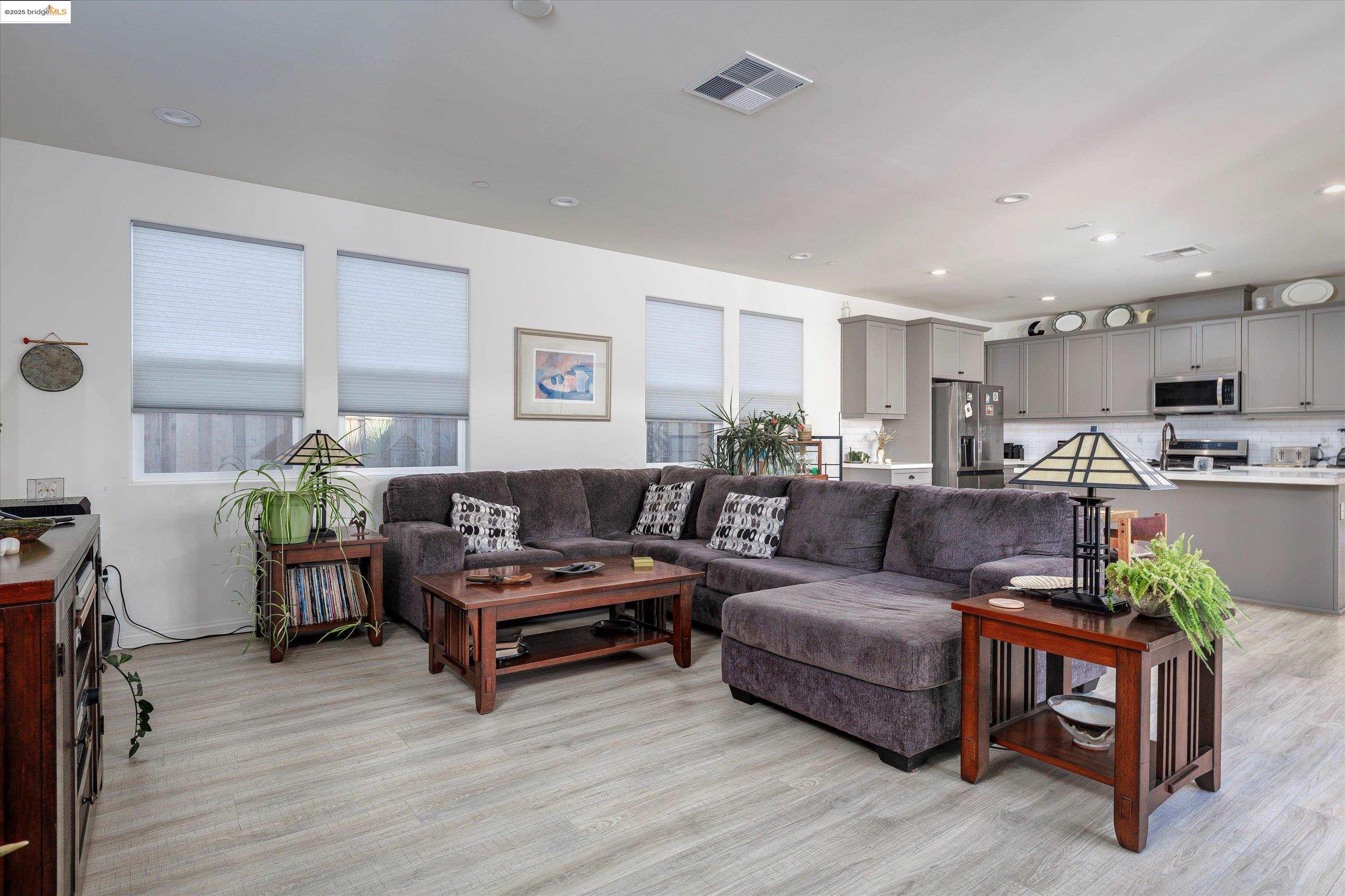 Detail Gallery Image 8 of 29 For 3940 Righetti Ranch Rd, San Luis Obispo,  CA 93401 - 3 Beds | 3 Baths