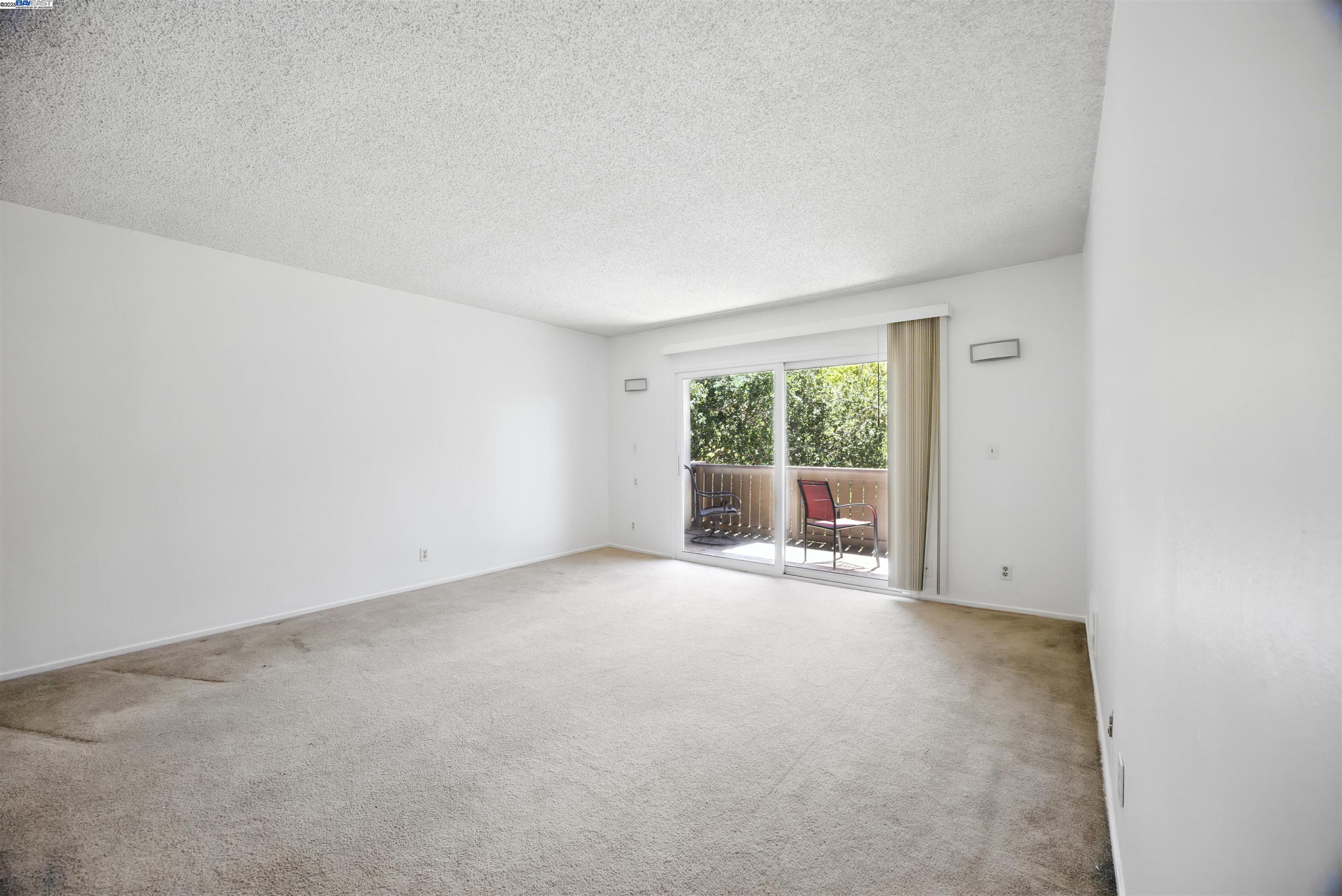 Detail Gallery Image 8 of 23 For 1321 Webster St #D303,  Alameda,  CA 94501 - 2 Beds | 2 Baths