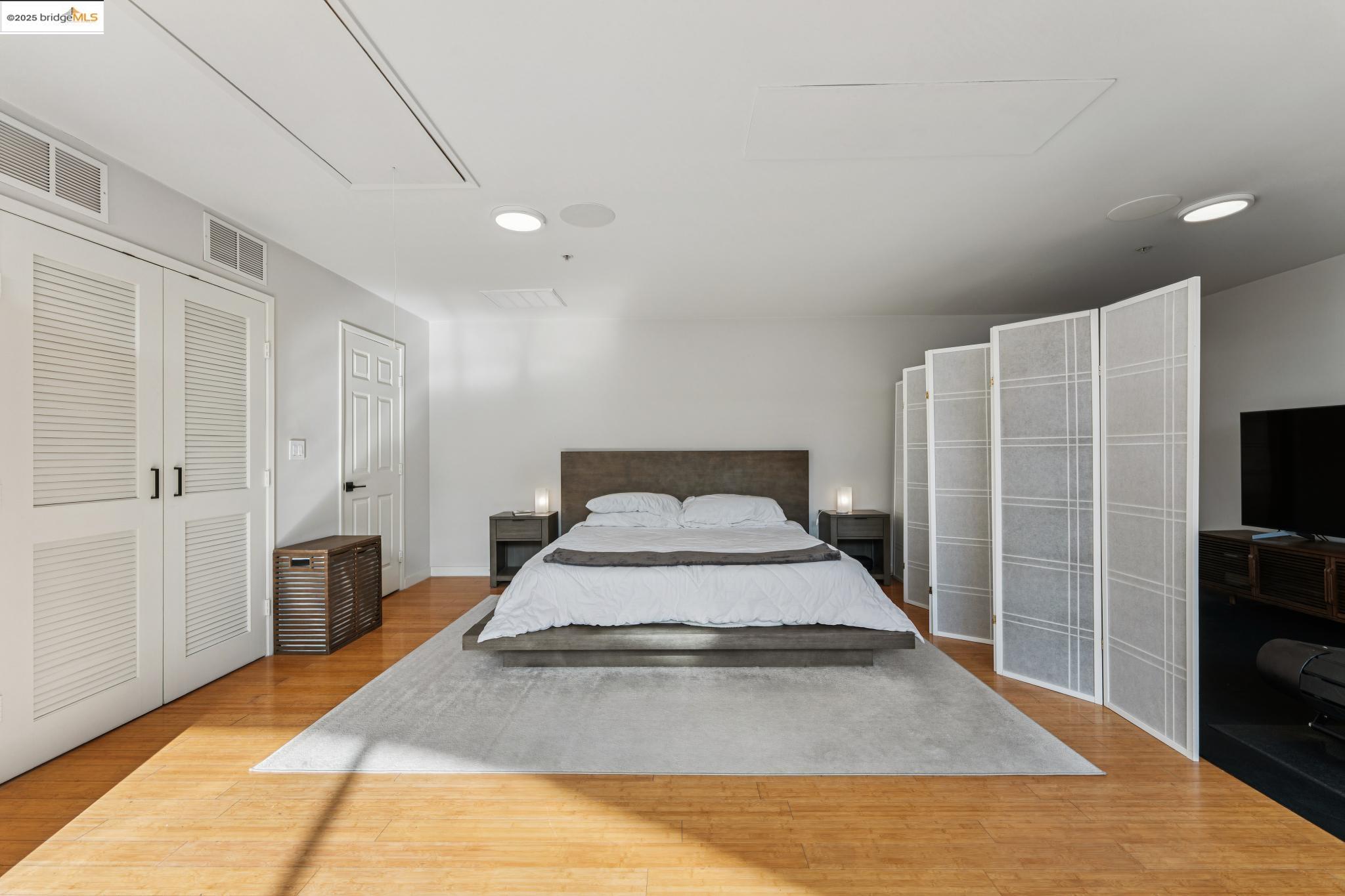 Detail Gallery Image 36 of 59 For 850 W Grand Ave #17,  Oakland,  CA 94607 - 1 Beds | 2 Baths