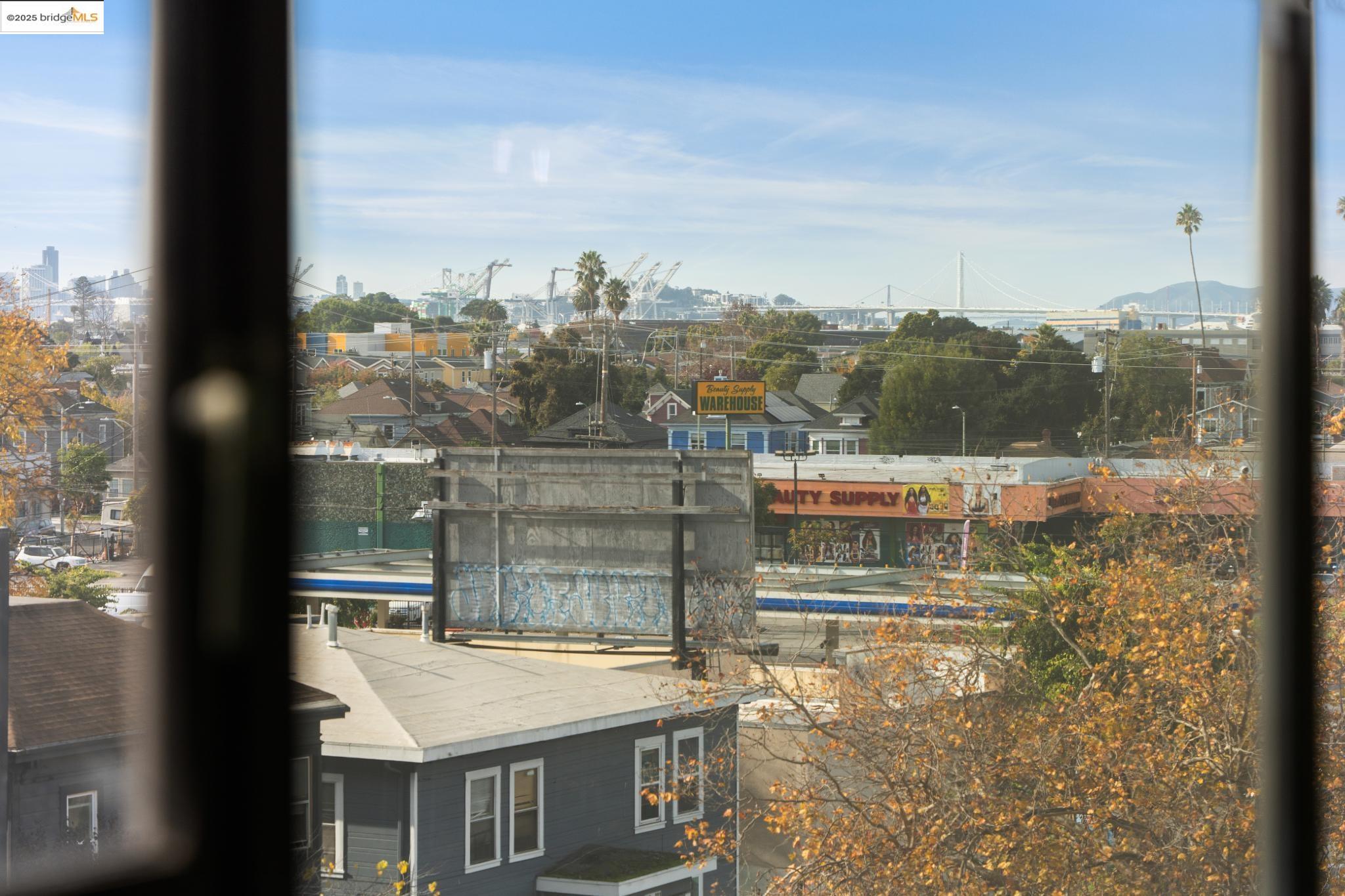 Detail Gallery Image 45 of 59 For 850 W Grand Ave #17,  Oakland,  CA 94607 - 1 Beds | 2 Baths