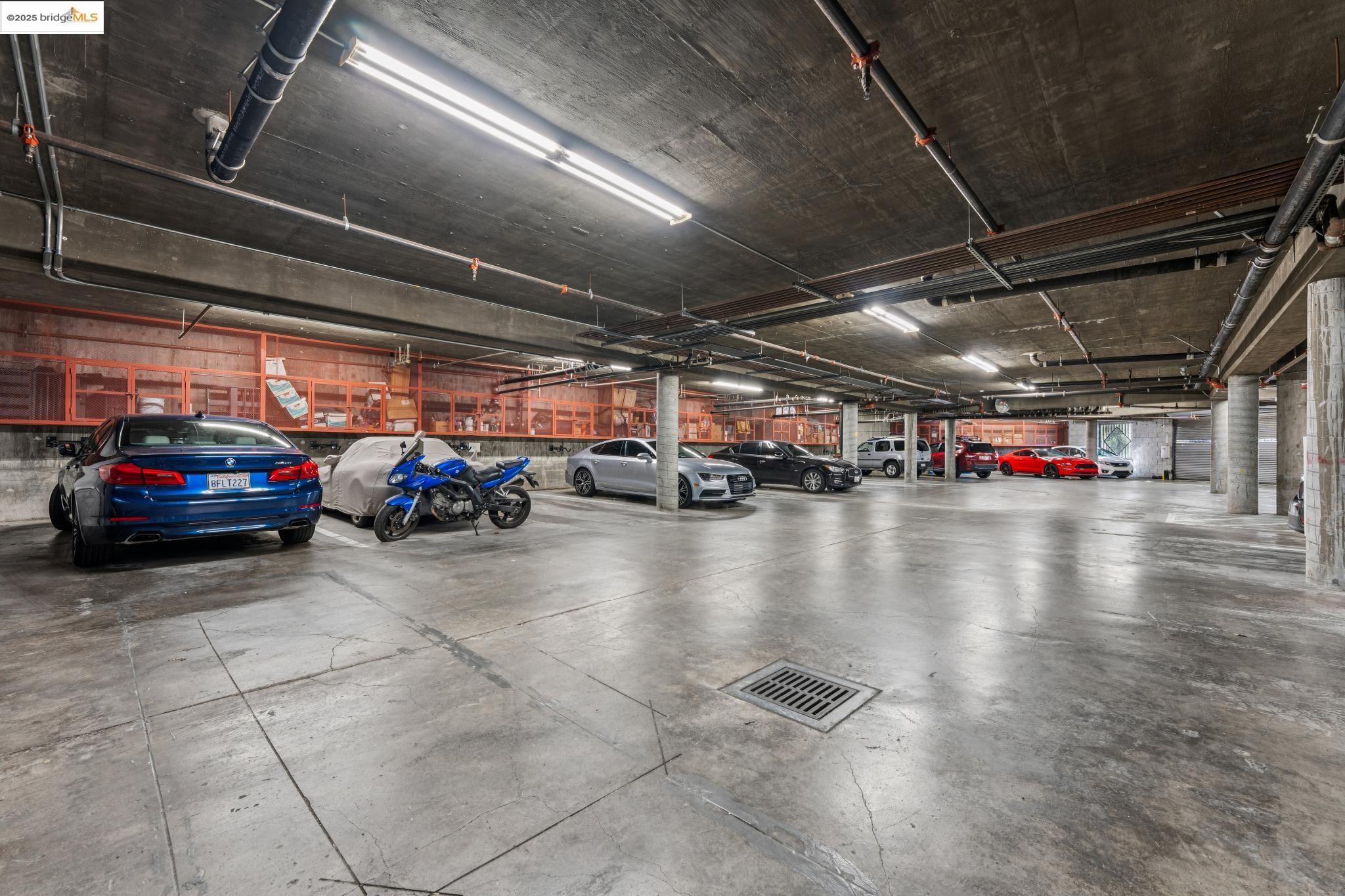 Detail Gallery Image 56 of 59 For 850 W Grand Ave #17,  Oakland,  CA 94607 - 1 Beds | 2 Baths