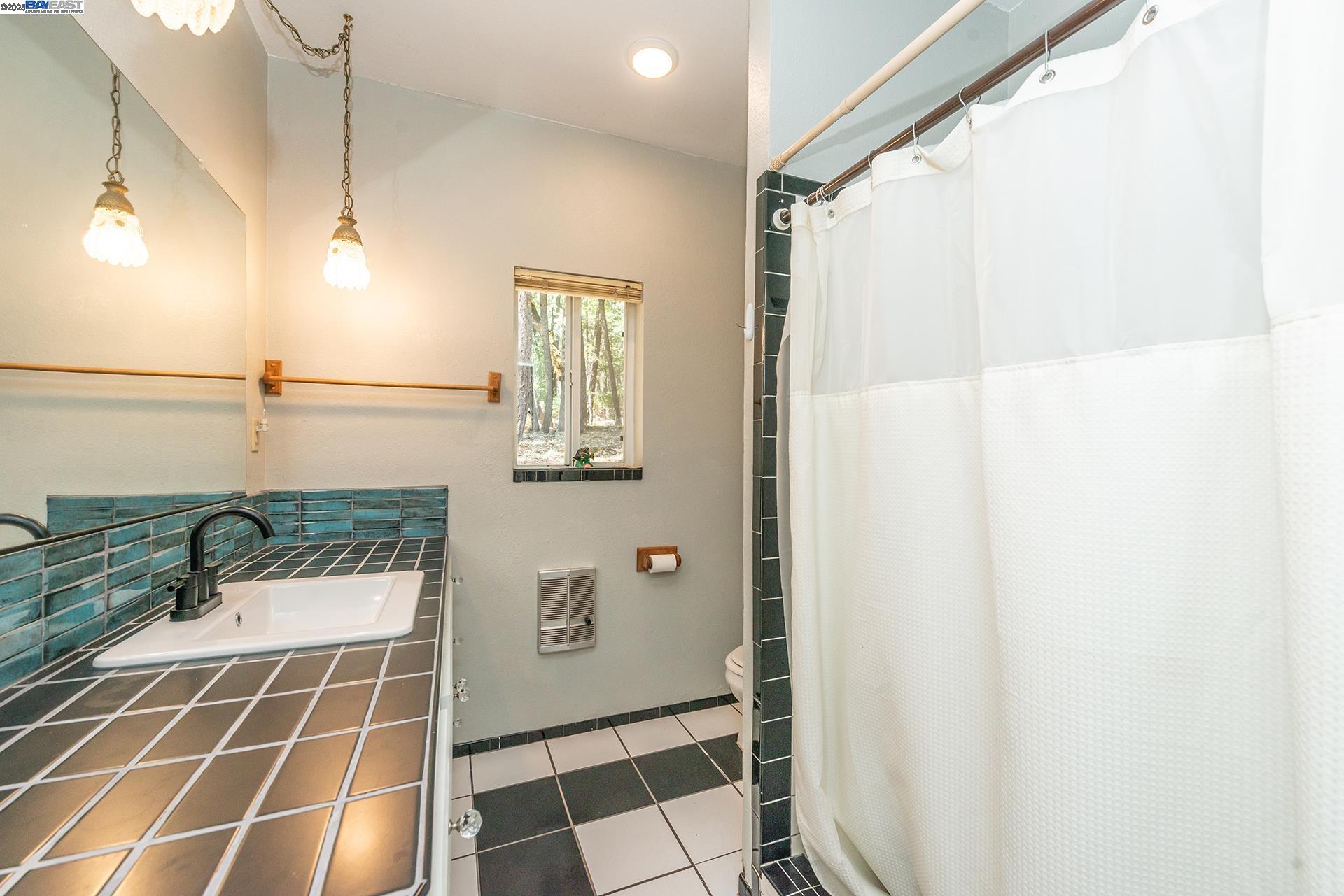 Detail Gallery Image 17 of 35 For 1371 Eagle Creek Loop Rd, –,  CA 96091 - 3 Beds | 2 Baths
