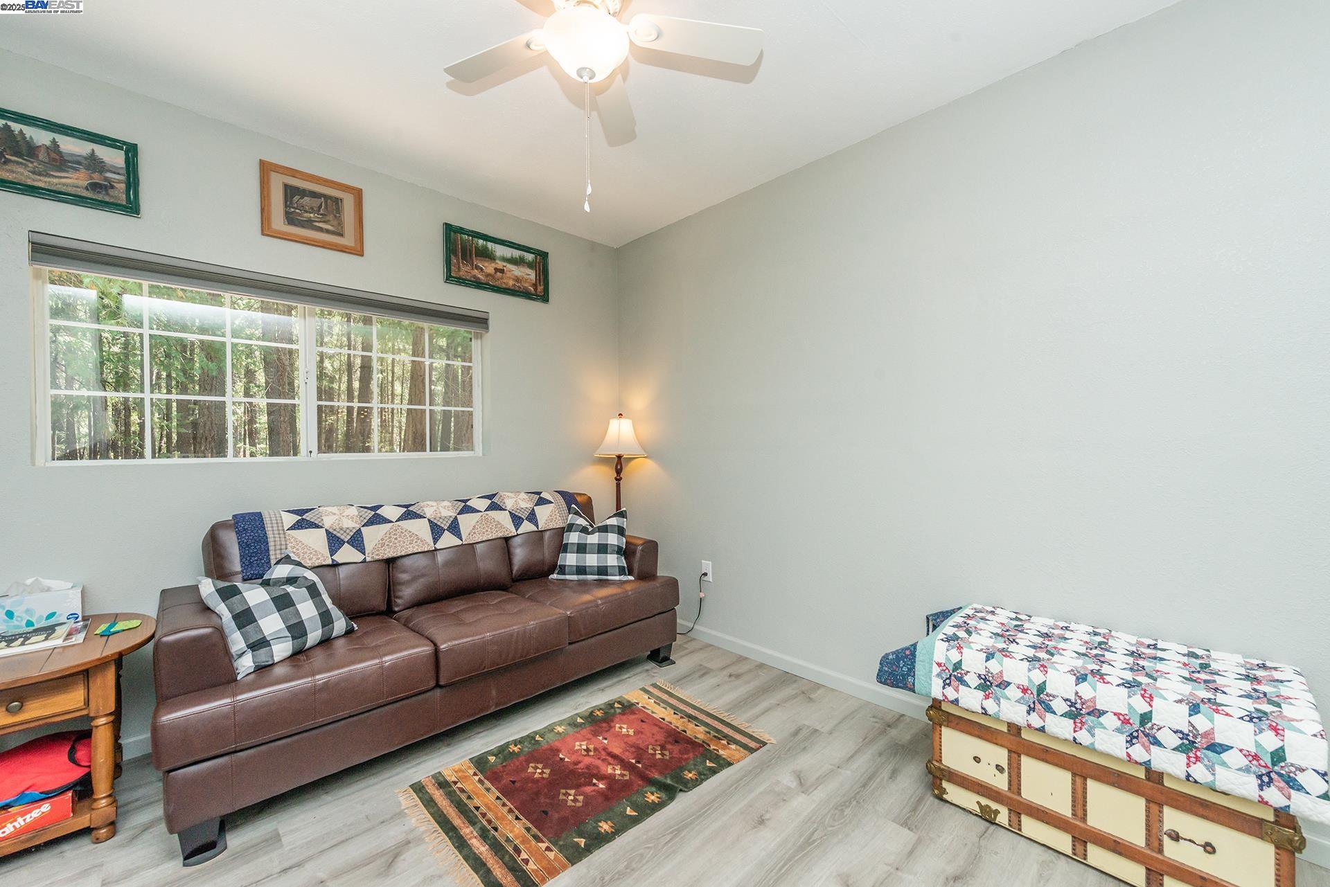 Detail Gallery Image 5 of 35 For 1371 Eagle Creek Loop Rd, –,  CA 96091 - 3 Beds | 2 Baths