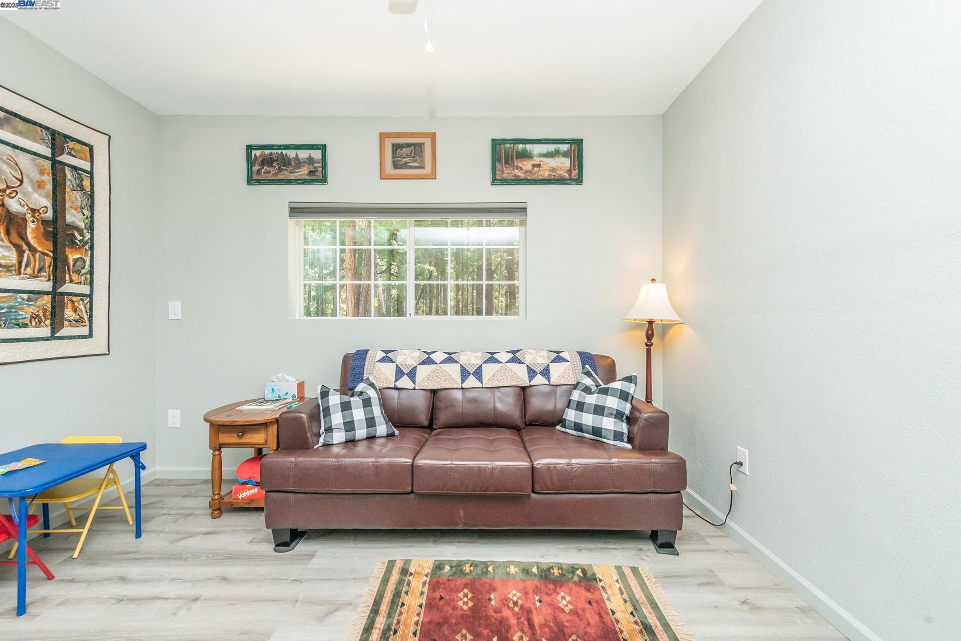 Detail Gallery Image 6 of 35 For 1371 Eagle Creek Loop Rd, –,  CA 96091 - 3 Beds | 2 Baths