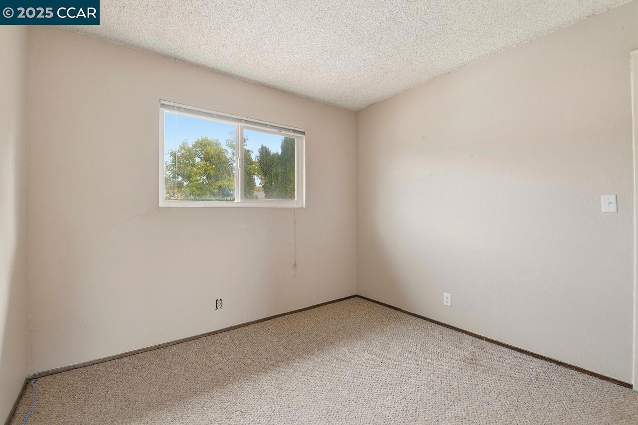 Detail Gallery Image 19 of 34 For 1135 Corrie Ln, Walnut Creek,  CA 94597-1804 - 4 Beds | 2/1 Baths