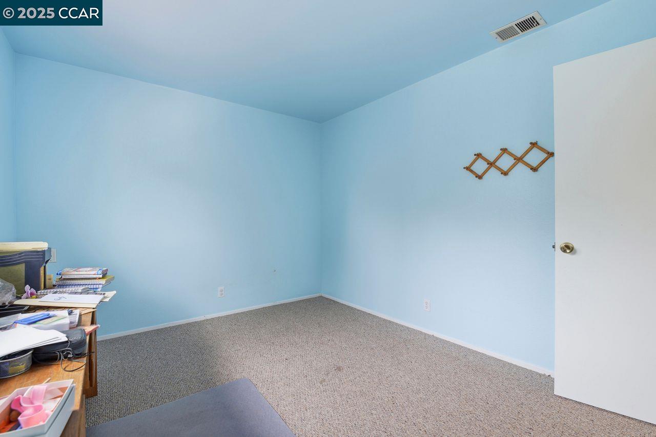 Detail Gallery Image 21 of 34 For 1135 Corrie Ln, Walnut Creek,  CA 94597-1804 - 4 Beds | 2/1 Baths