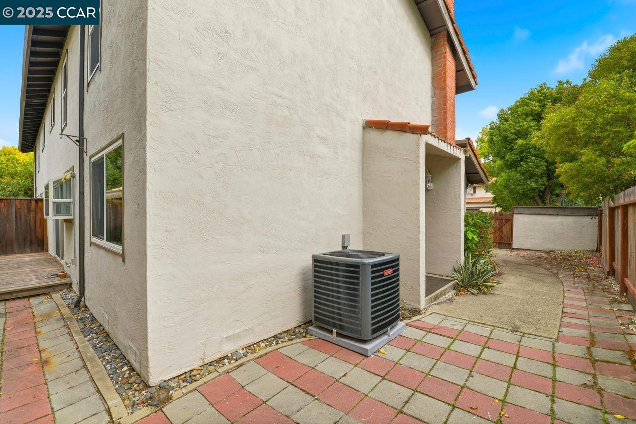 Detail Gallery Image 31 of 34 For 1135 Corrie Ln, Walnut Creek,  CA 94597-1804 - 4 Beds | 2/1 Baths