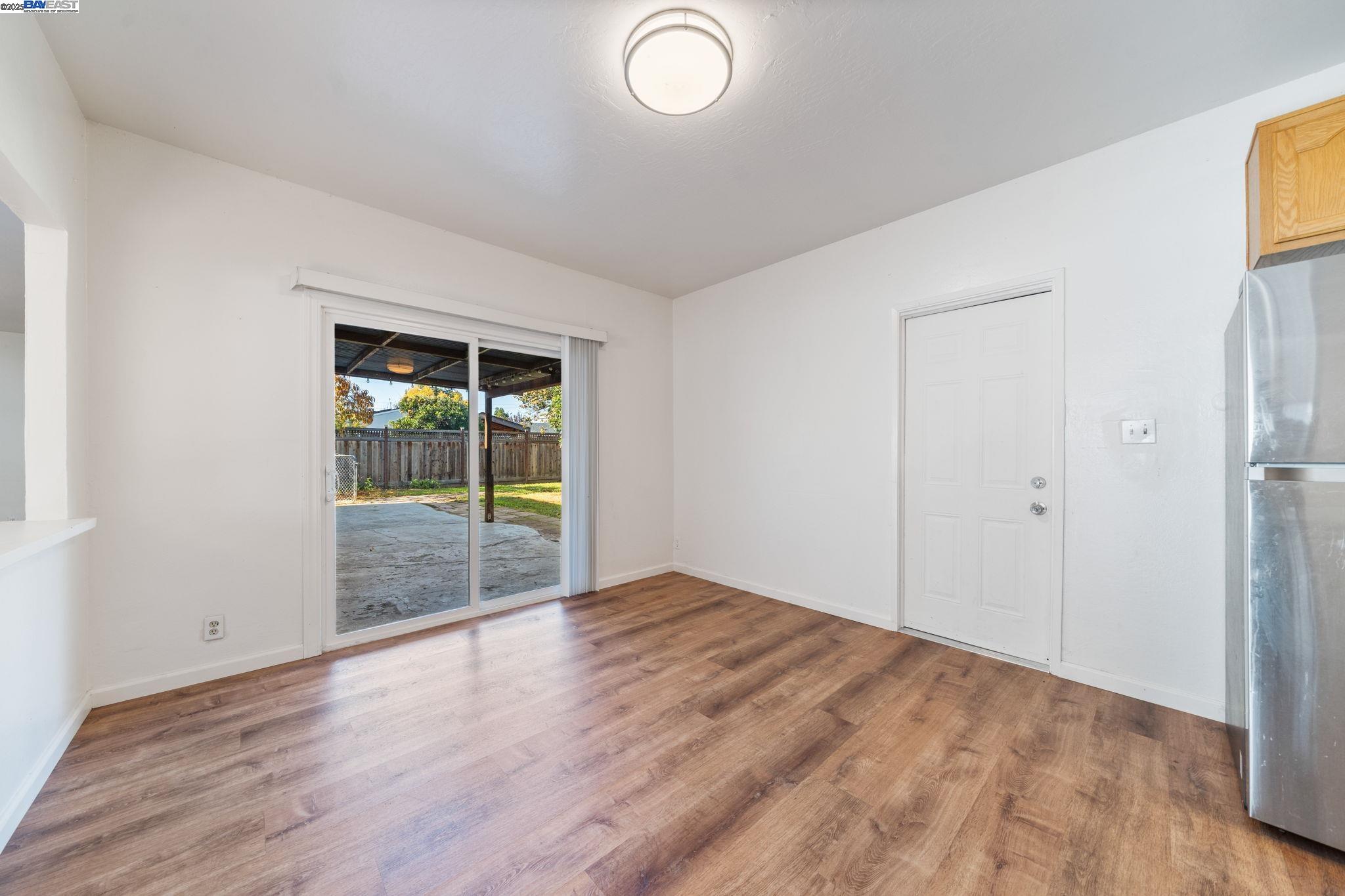 Detail Gallery Image 12 of 28 For 6449 Cedar Blvd, Newark,  CA 94560 - 4 Beds | 2 Baths