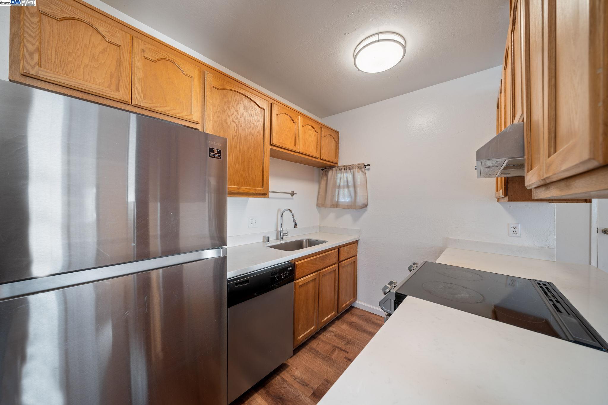 Detail Gallery Image 14 of 28 For 6449 Cedar Blvd, Newark,  CA 94560 - 4 Beds | 2 Baths