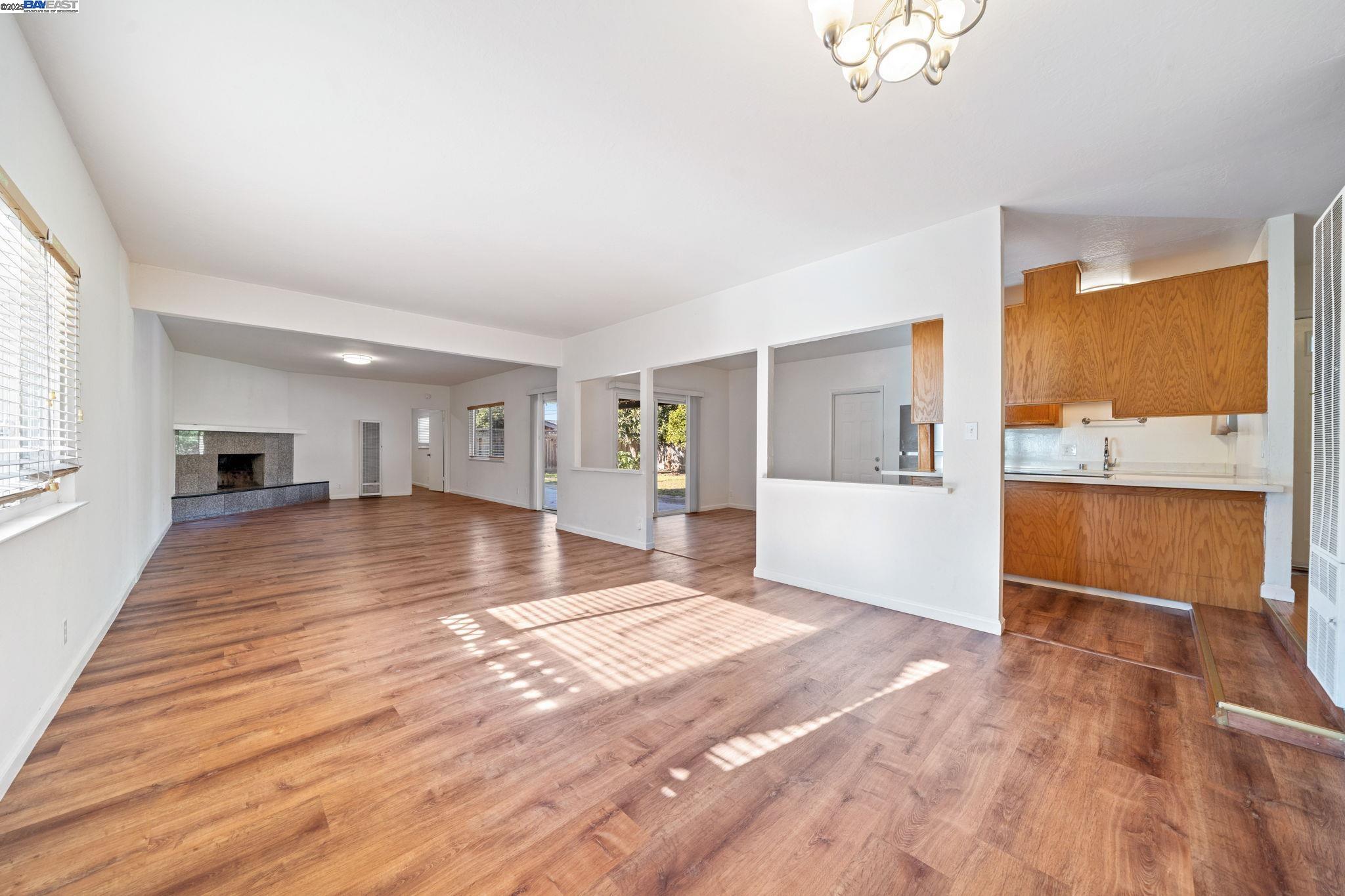 Detail Gallery Image 8 of 28 For 6449 Cedar Blvd, Newark,  CA 94560 - 4 Beds | 2 Baths