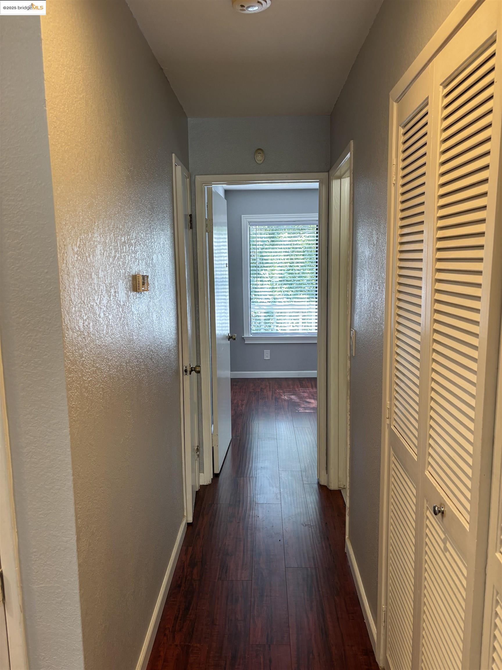 Detail Gallery Image 11 of 18 For 388 Mill Rd, Martinez,  CA 94553 - 2 Beds | 2 Baths