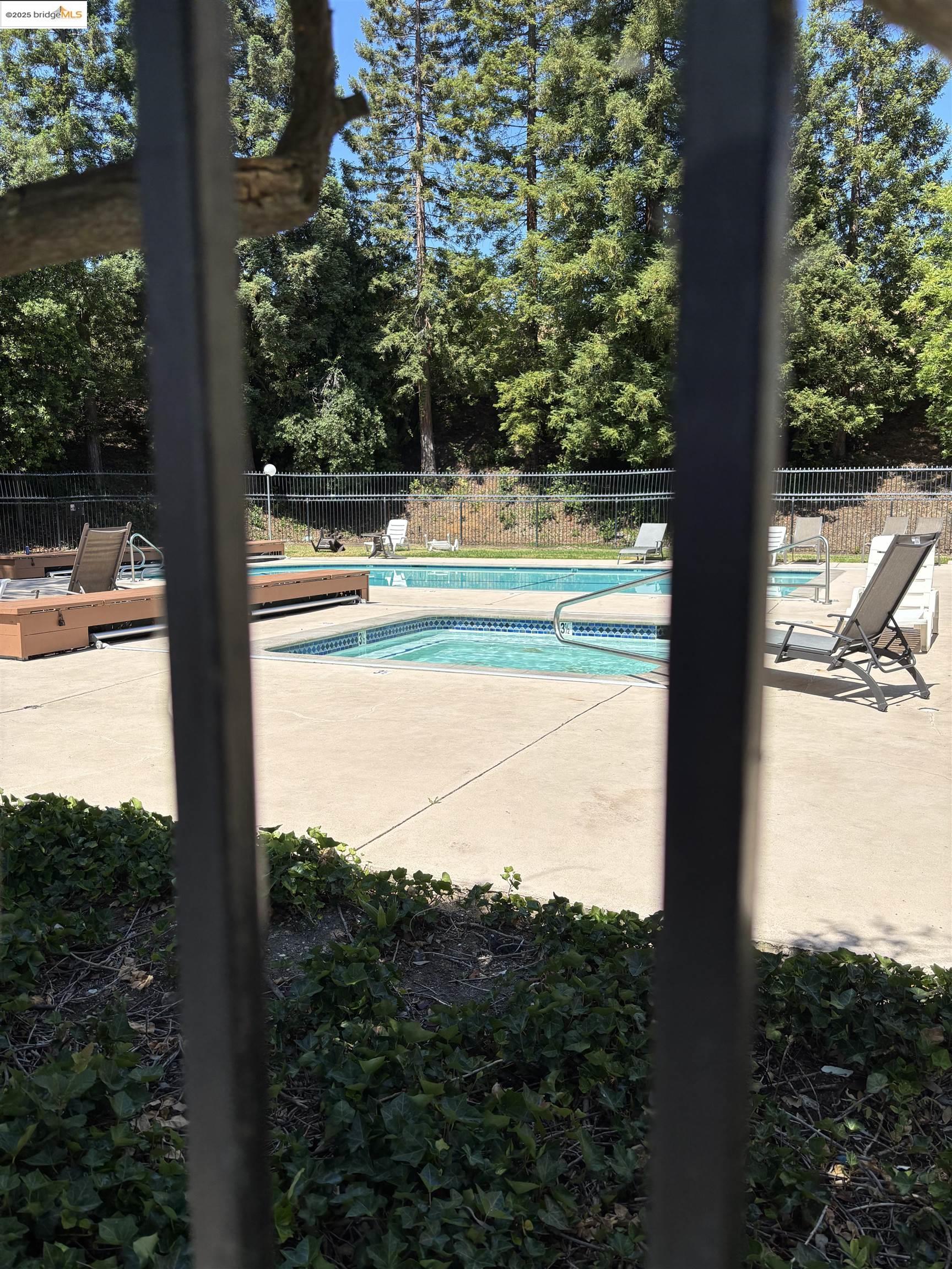 Detail Gallery Image 15 of 18 For 388 Mill Rd, Martinez,  CA 94553 - 2 Beds | 2 Baths