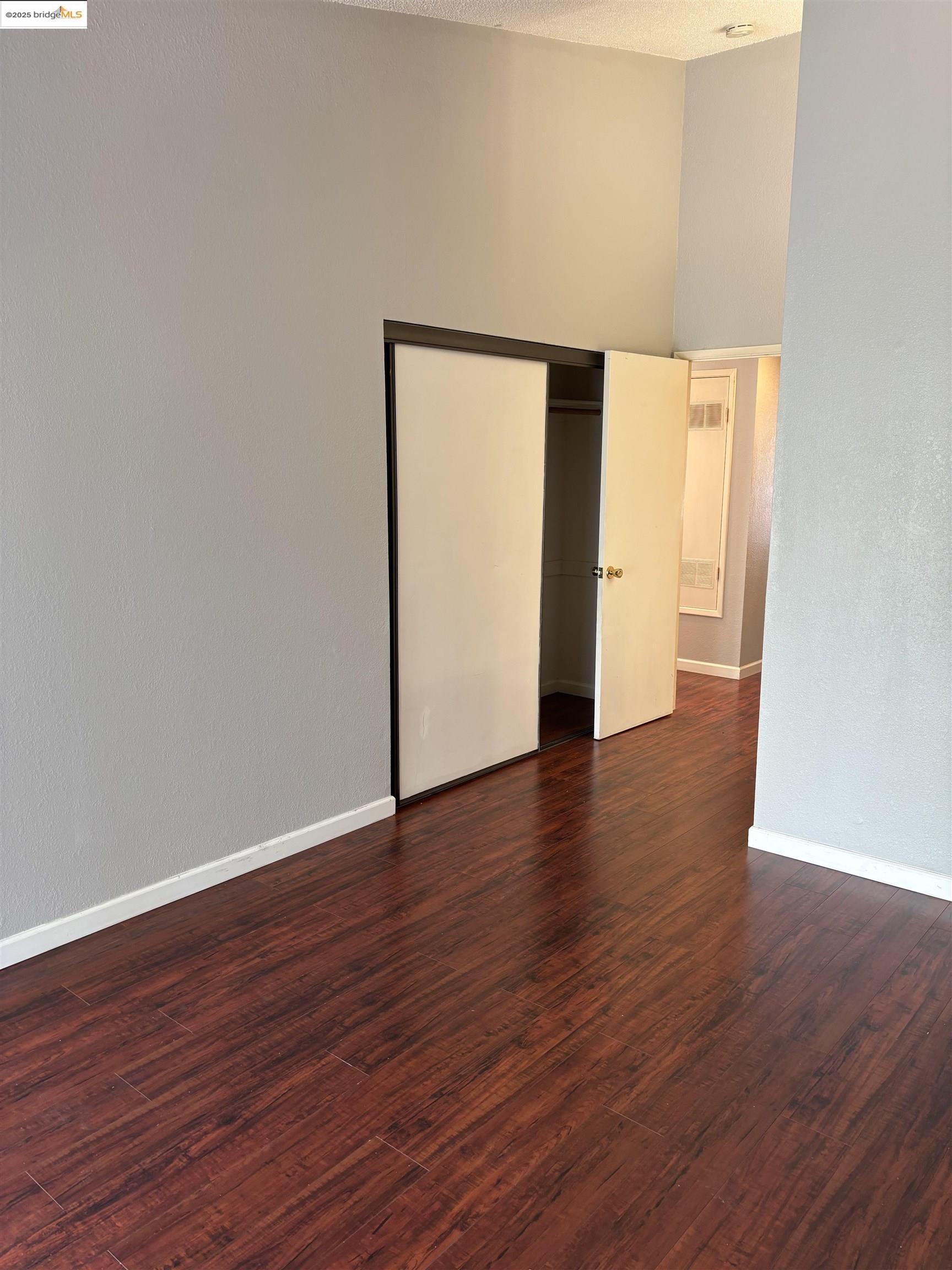 Detail Gallery Image 10 of 18 For 388 Mill Rd, Martinez,  CA 94553 - 2 Beds | 2 Baths