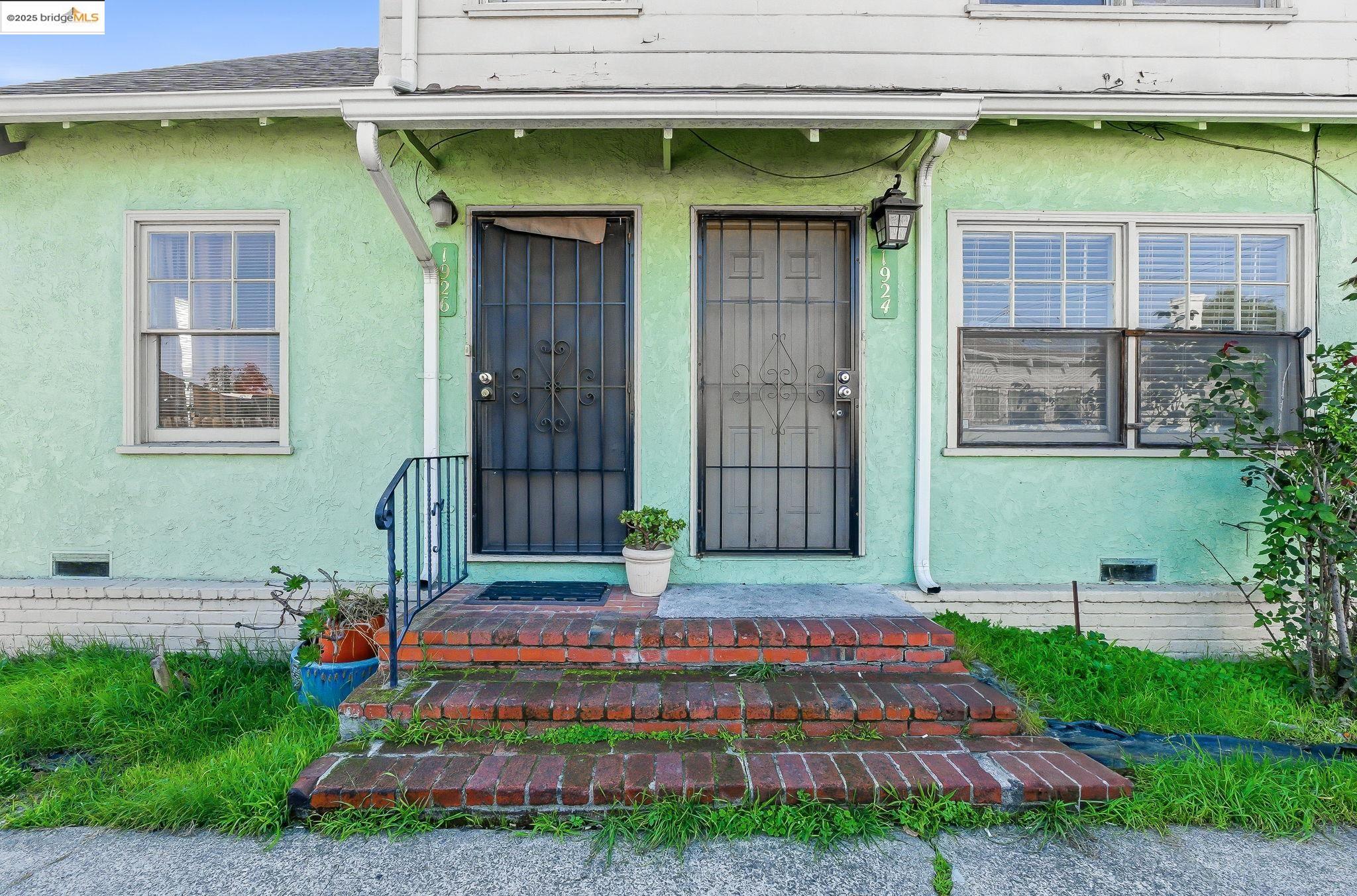 Detail Gallery Image 7 of 10 For 1920 69th Ave, Oakland,  CA 94621 - – Beds | – Baths