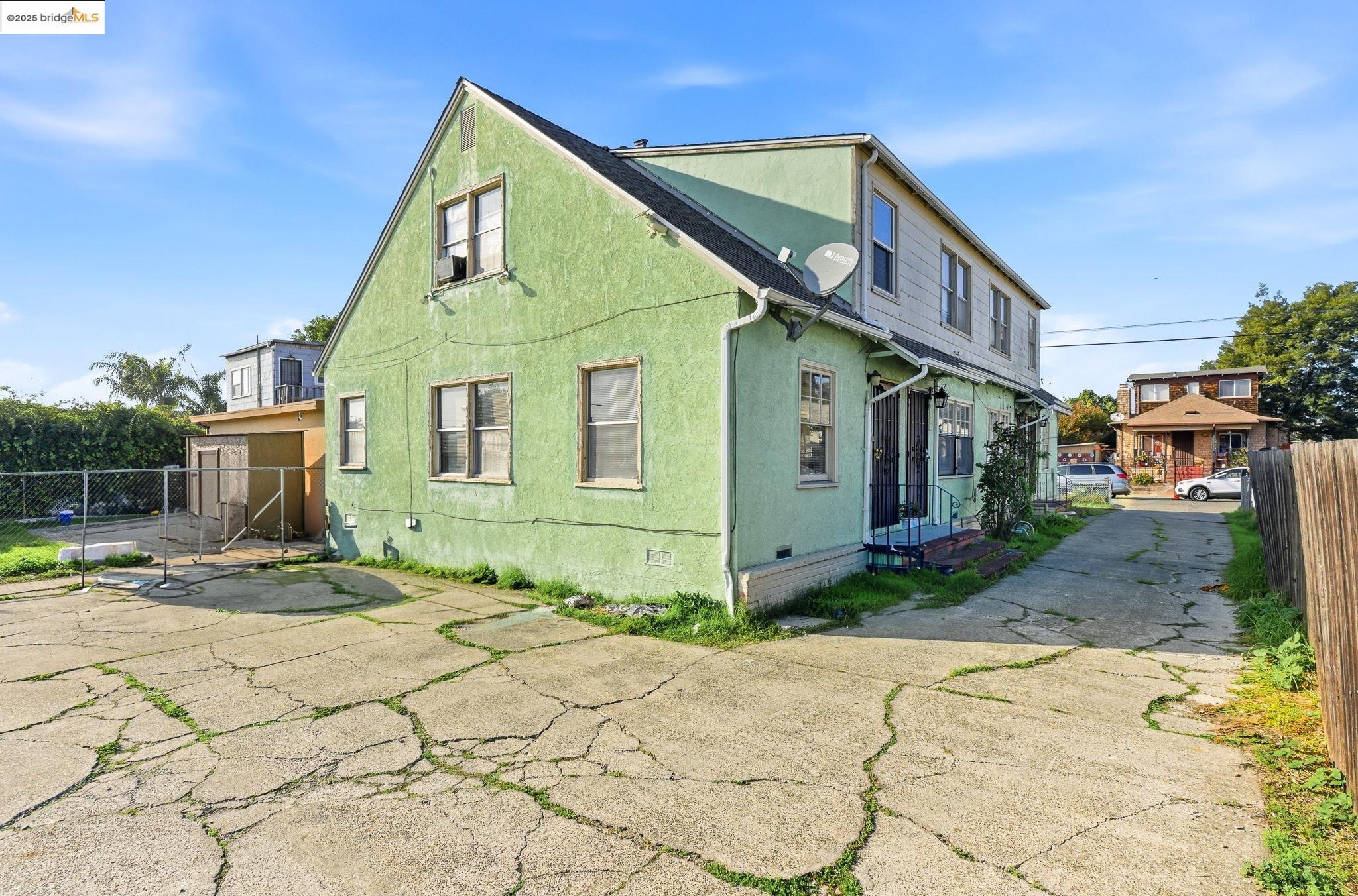 Detail Gallery Image 8 of 10 For 1920 69th Ave, Oakland,  CA 94621 - – Beds | – Baths